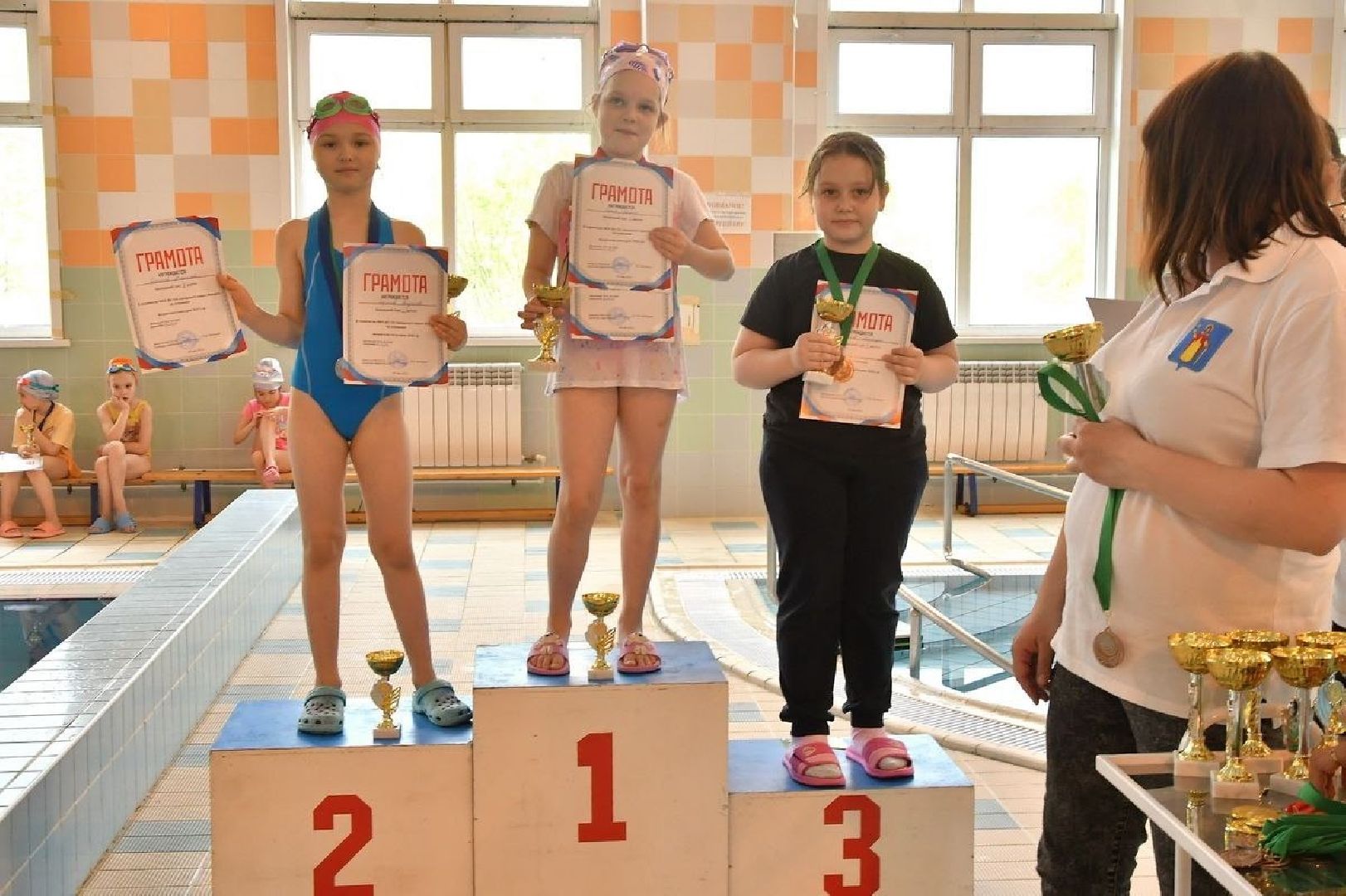 плавание, спортшкола власиха, школа перспектива, бассейн перспектива, занятия в бассейне, первенство по плаванию,