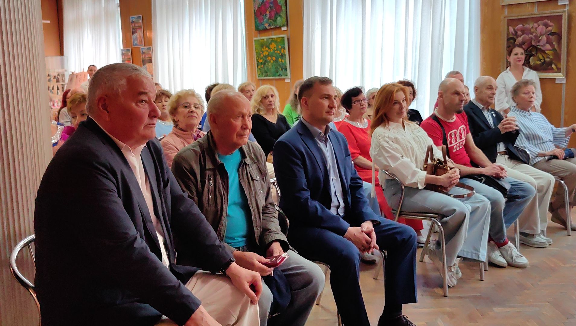 выставка, ретроспектива, дерево, выжигание, юбилей, медаль,