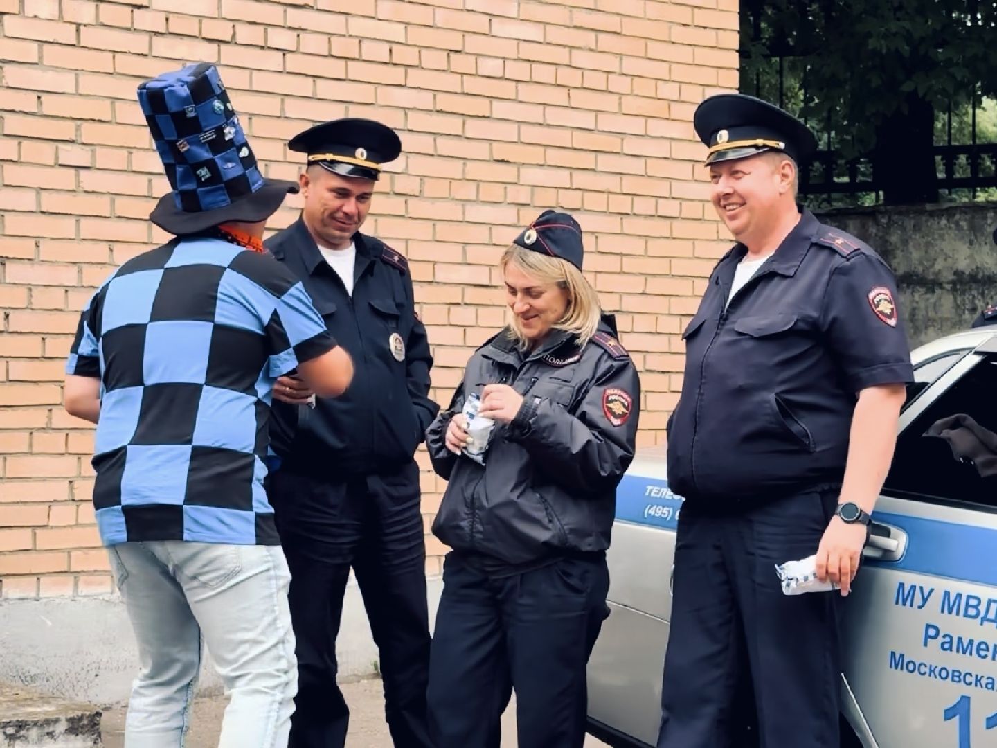 раменское, сатурн, леон сатурн, футбольные фанаты, бесплатное мороженое,