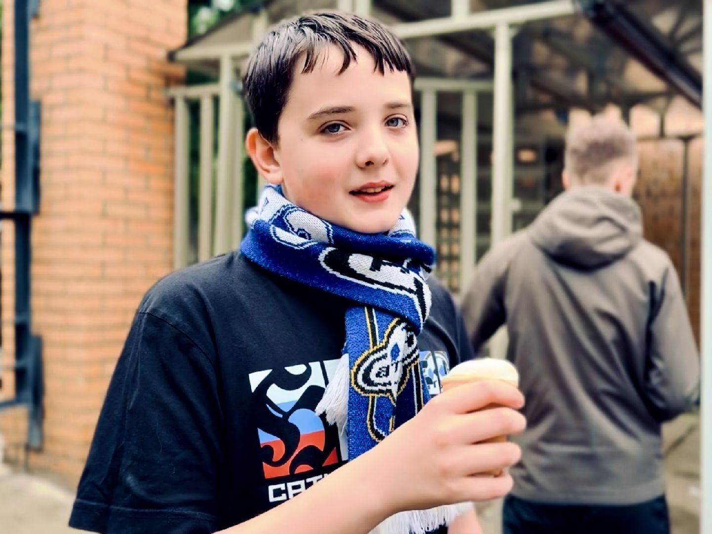 раменское, сатурн, леон сатурн, футбольные фанаты, бесплатное мороженое,