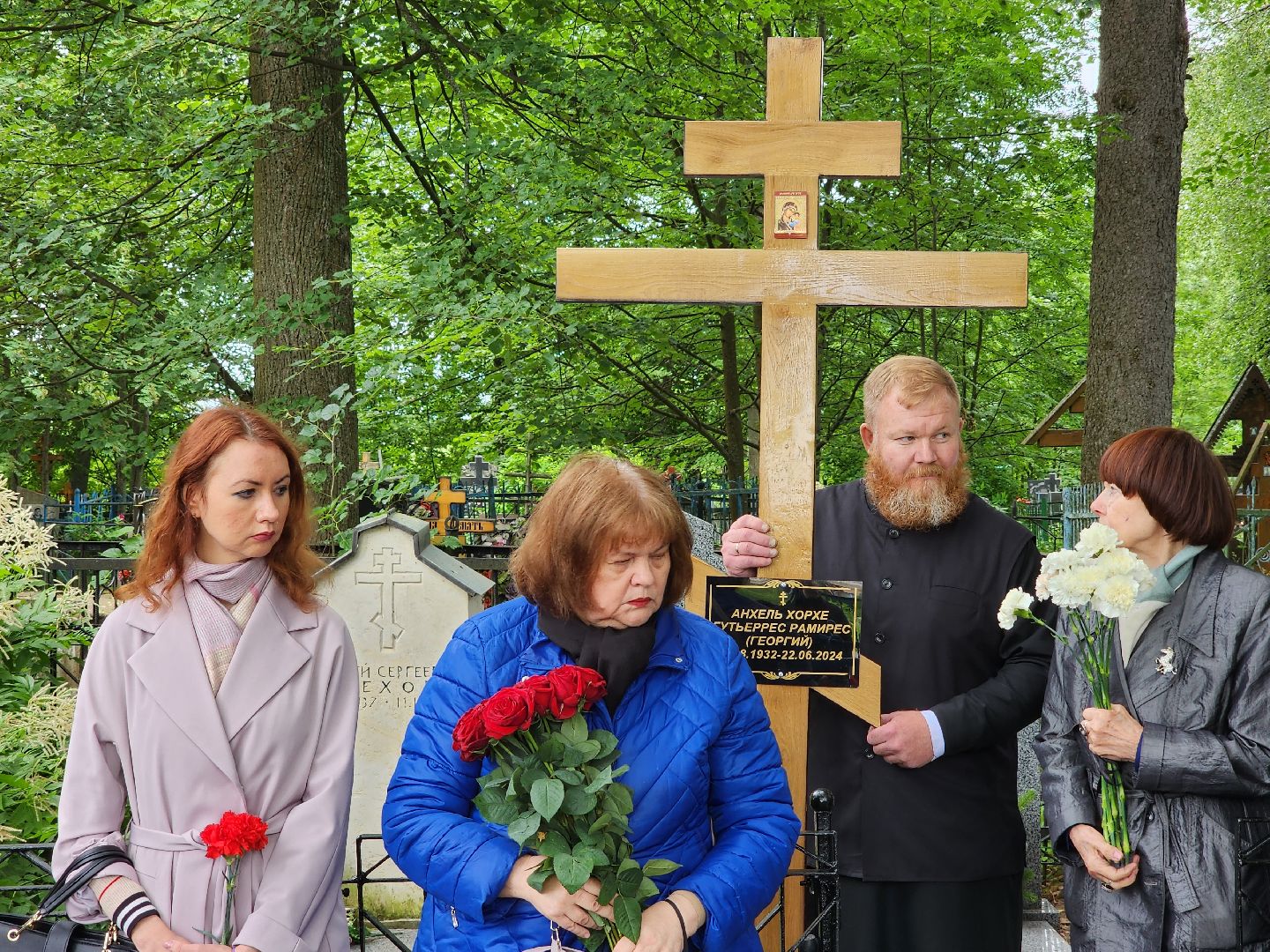 чехов, село мелихово, режиссер анхель гутьеррес, захоронение праха, похороны, панихида, писатель антон чехов, актер николай бурляев, молебен,