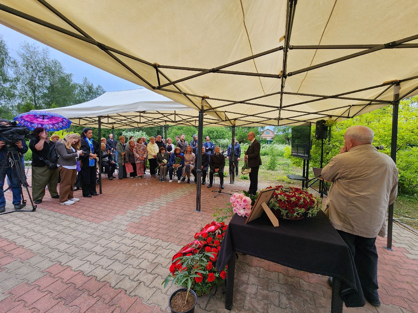 чехов, село мелихово, режиссер анхель гутьеррес, захоронение праха, похороны, панихида, писатель антон чехов, актер николай бурляев, молебен,