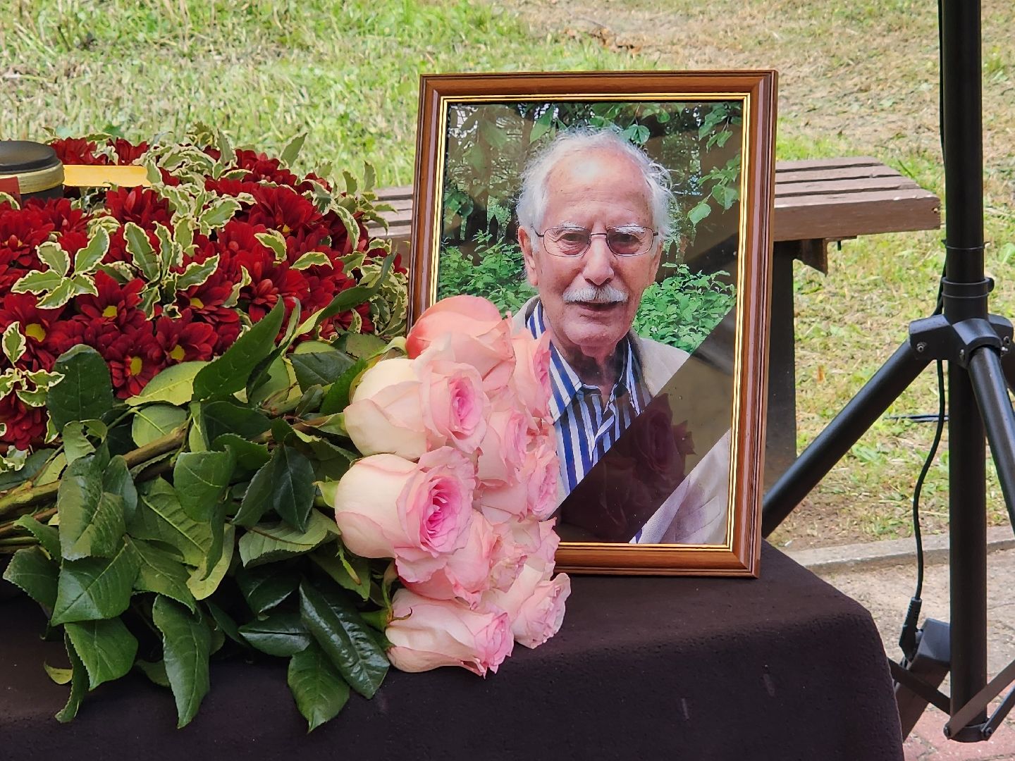 чехов, село мелихово, режиссер анхель гутьеррес, захоронение праха, похороны, панихида, писатель антон чехов, актер николай бурляев, молебен,