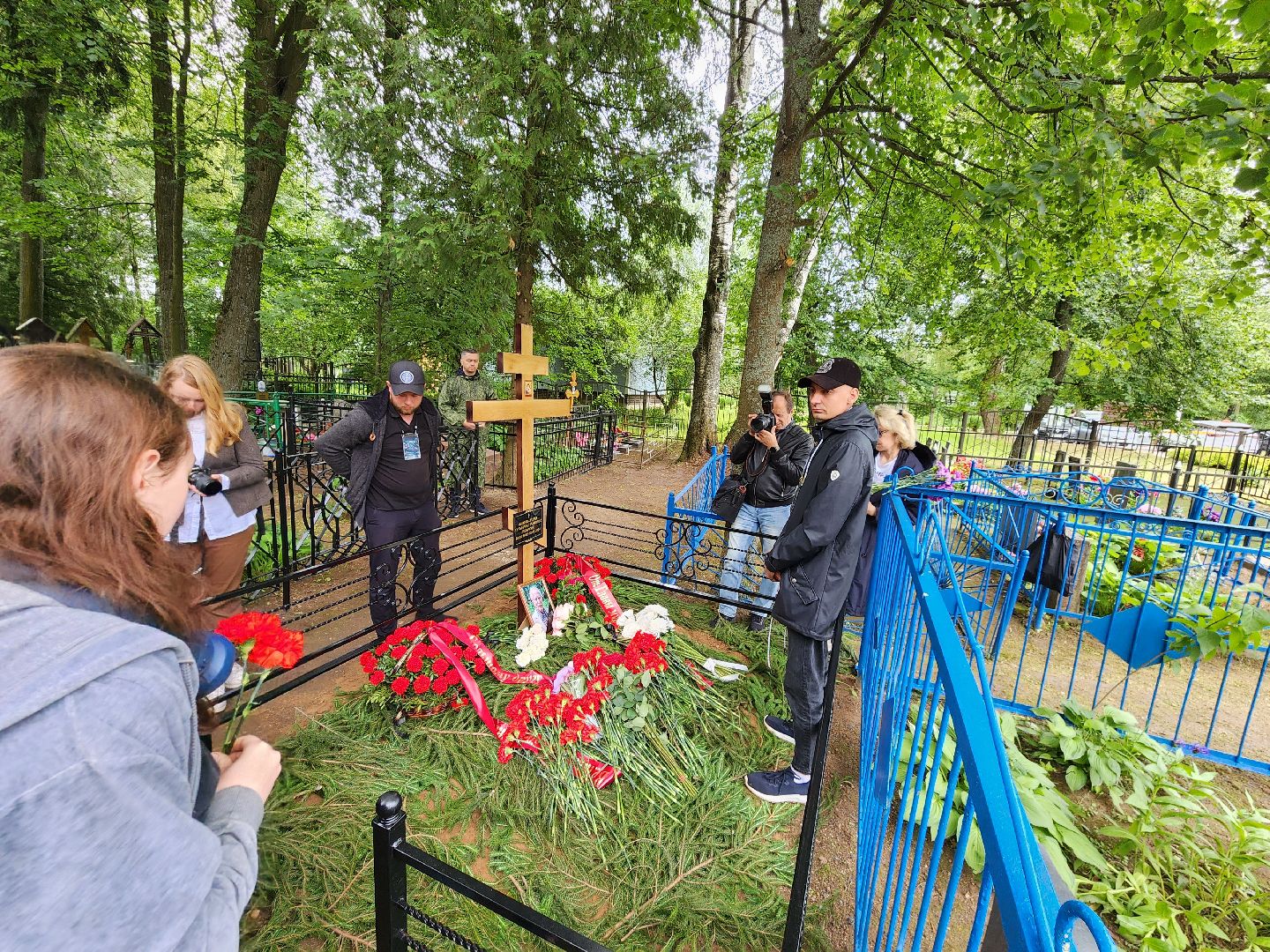 чехов, село мелихово, режиссер анхель гутьеррес, захоронение праха, похороны, панихида, писатель антон чехов, актер николай бурляев, молебен,