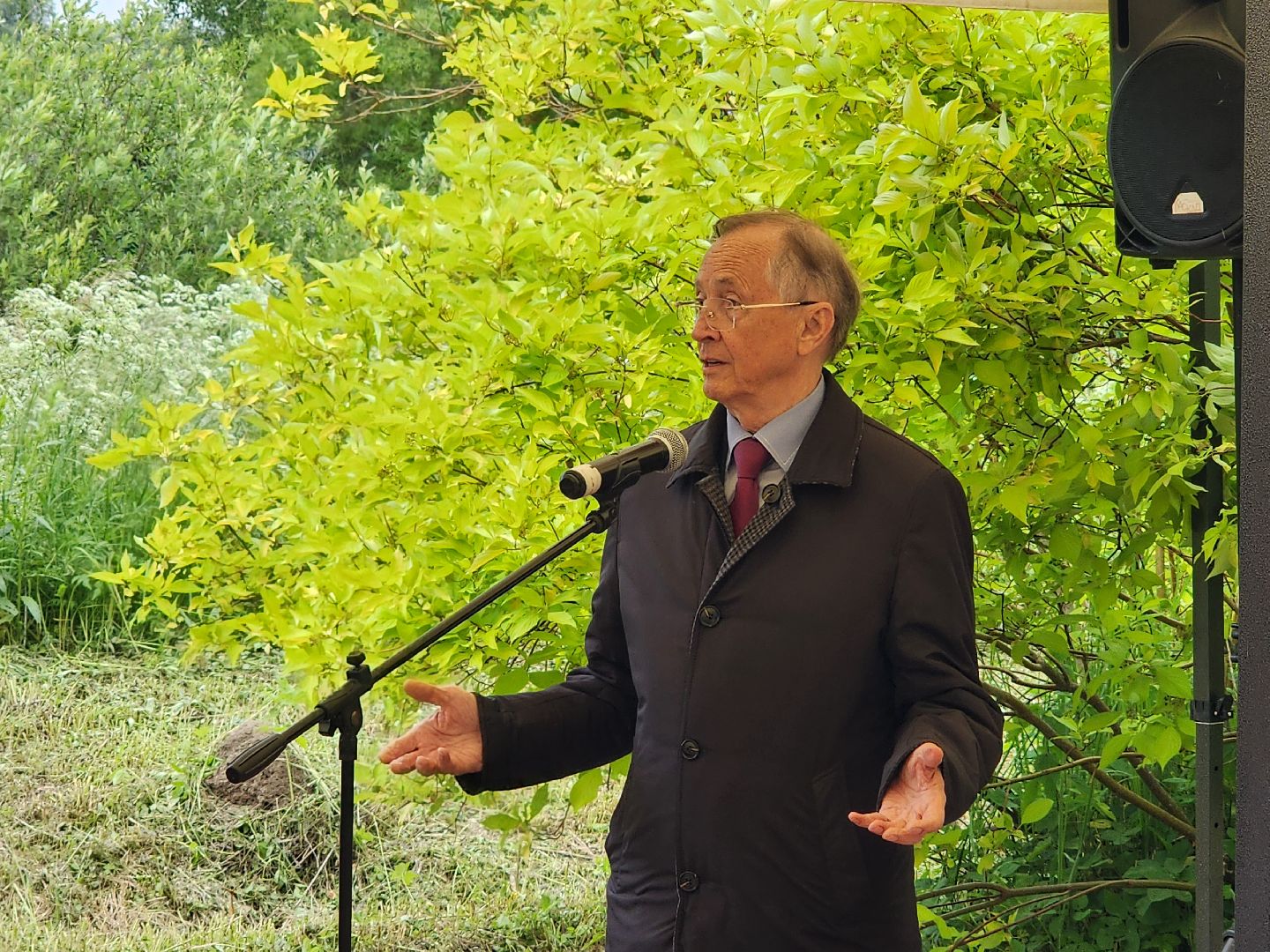 чехов, село мелихово, режиссер анхель гутьеррес, захоронение праха, похороны, панихида, писатель антон чехов, актер николай бурляев, молебен,