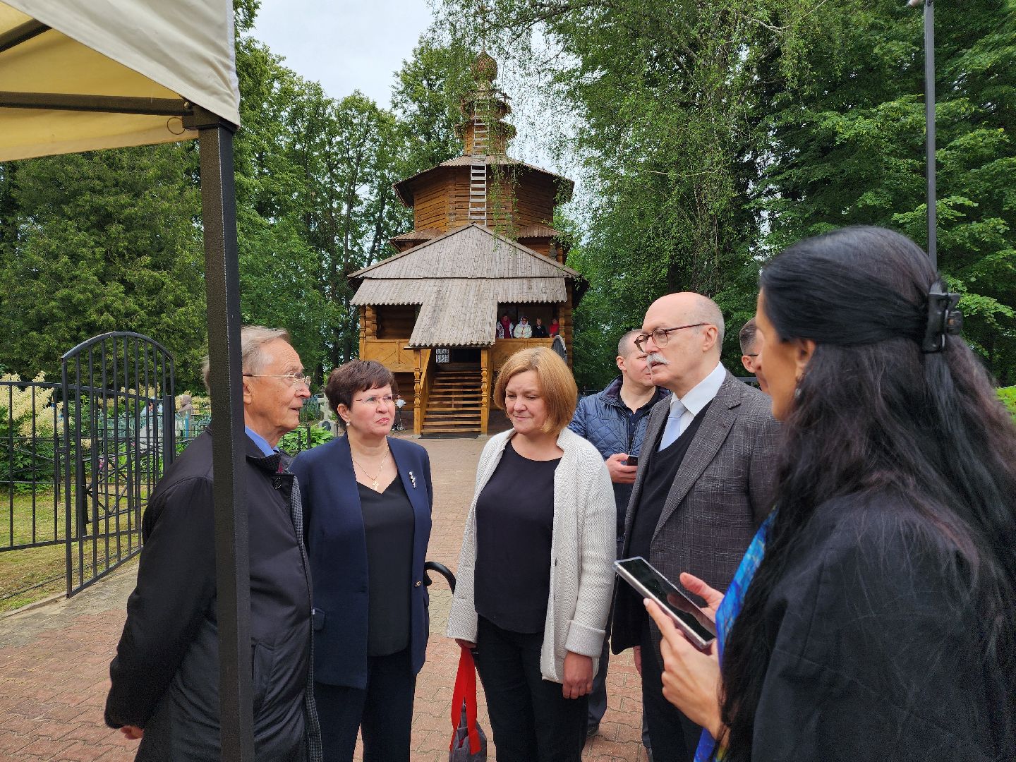 чехов, село мелихово, режиссер анхель гутьеррес, захоронение праха, похороны, панихида, писатель антон чехов, актер николай бурляев, молебен,