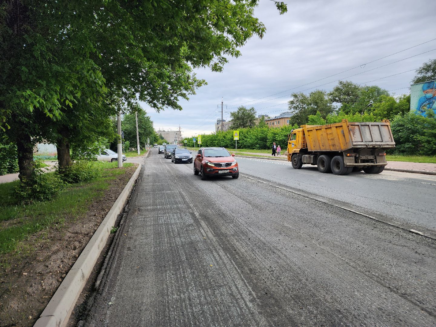 чехов, улица мира, дорожный ремонт, обновление тротуара, проезжая часть, замена покрытия, обустройство парковок, автостоянки, госпрограмма московской области,  развитие дорожного комплекса,