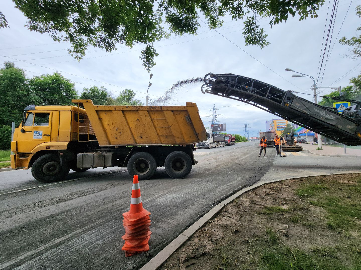чехов, улица мира, дорожный ремонт, обновление тротуара, проезжая часть, замена покрытия, обустройство парковок, автостоянки, госпрограмма московской области,  развитие дорожного комплекса,