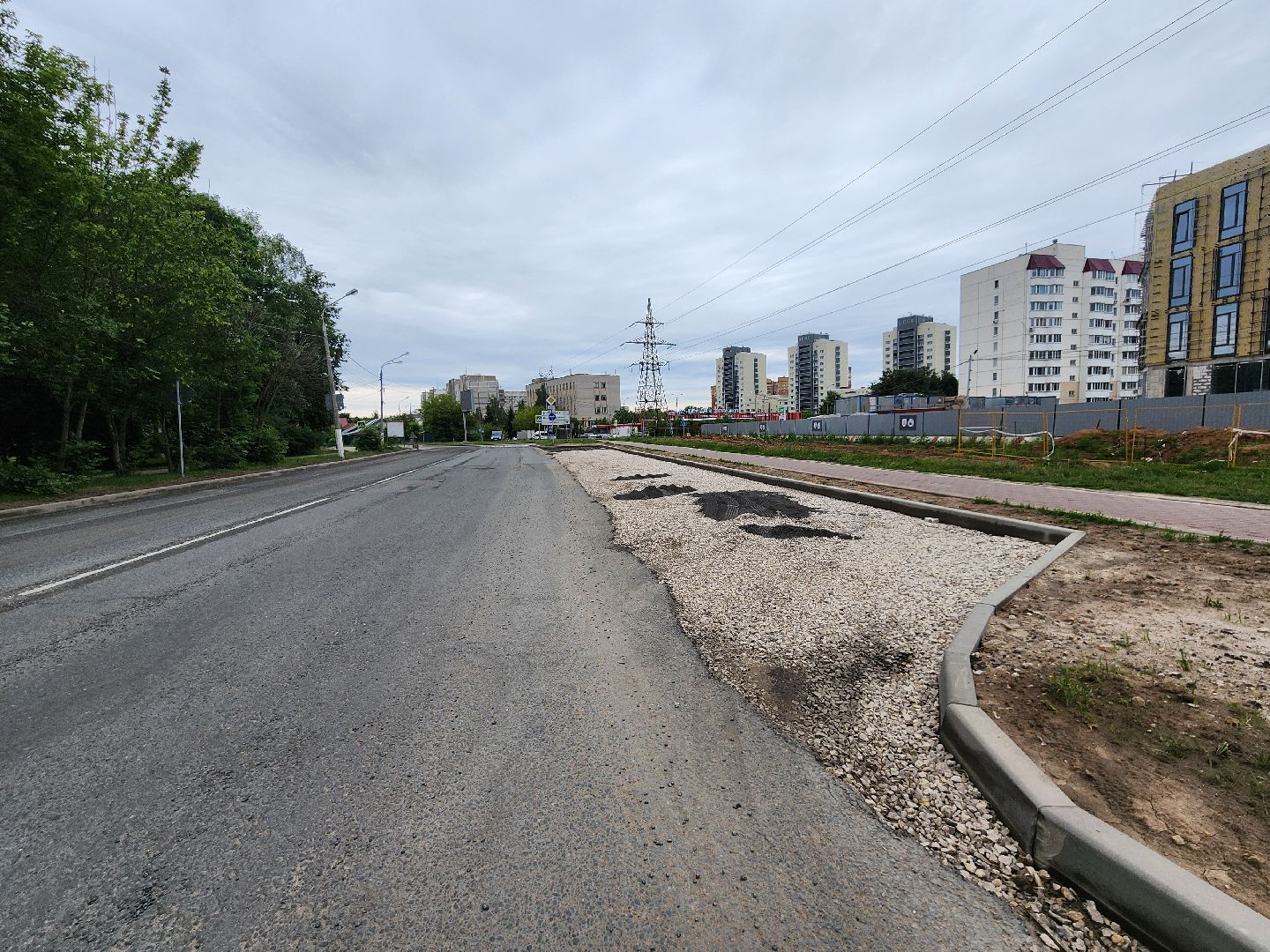 чехов, улица мира, дорожный ремонт, обновление тротуара, проезжая часть, замена покрытия, обустройство парковок, автостоянки, госпрограмма московской области,  развитие дорожного комплекса,