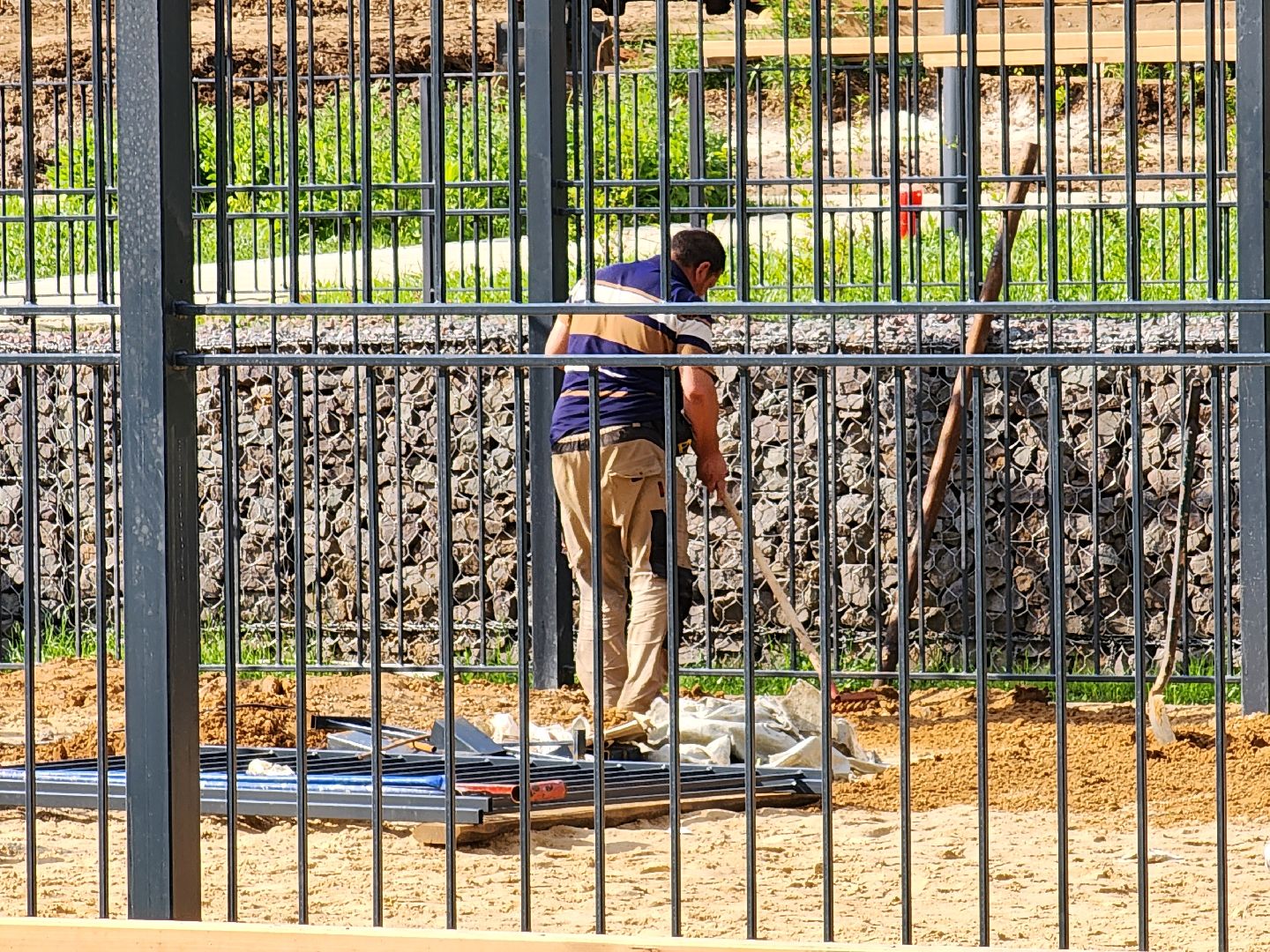 чехов, улица береговая, набережная реки теребенка, благоустройство, реконструкция, обновление, спортивные площадки, детские площадки, игровые комплексы, тренажеры, настольный теннис, место для выгула собак, смотровая площадка, госпрограмма московской области, формирование комфортной городской среды,