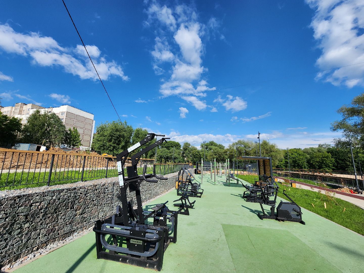 чехов, улица береговая, набережная реки теребенка, благоустройство, реконструкция, обновление, спортивные площадки, детские площадки, игровые комплексы, тренажеры, настольный теннис, место для выгула собак, смотровая площадка, госпрограмма московской области, формирование комфортной городской среды,