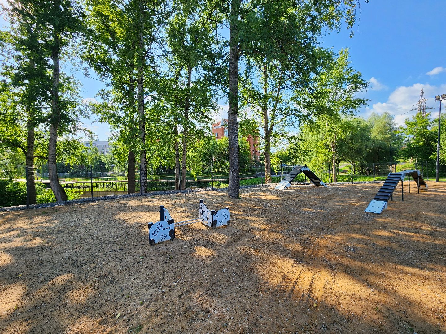 чехов, улица береговая, набережная реки теребенка, благоустройство, реконструкция, обновление, спортивные площадки, детские площадки, игровые комплексы, тренажеры, настольный теннис, место для выгула собак, смотровая площадка, госпрограмма московской области, формирование комфортной городской среды,