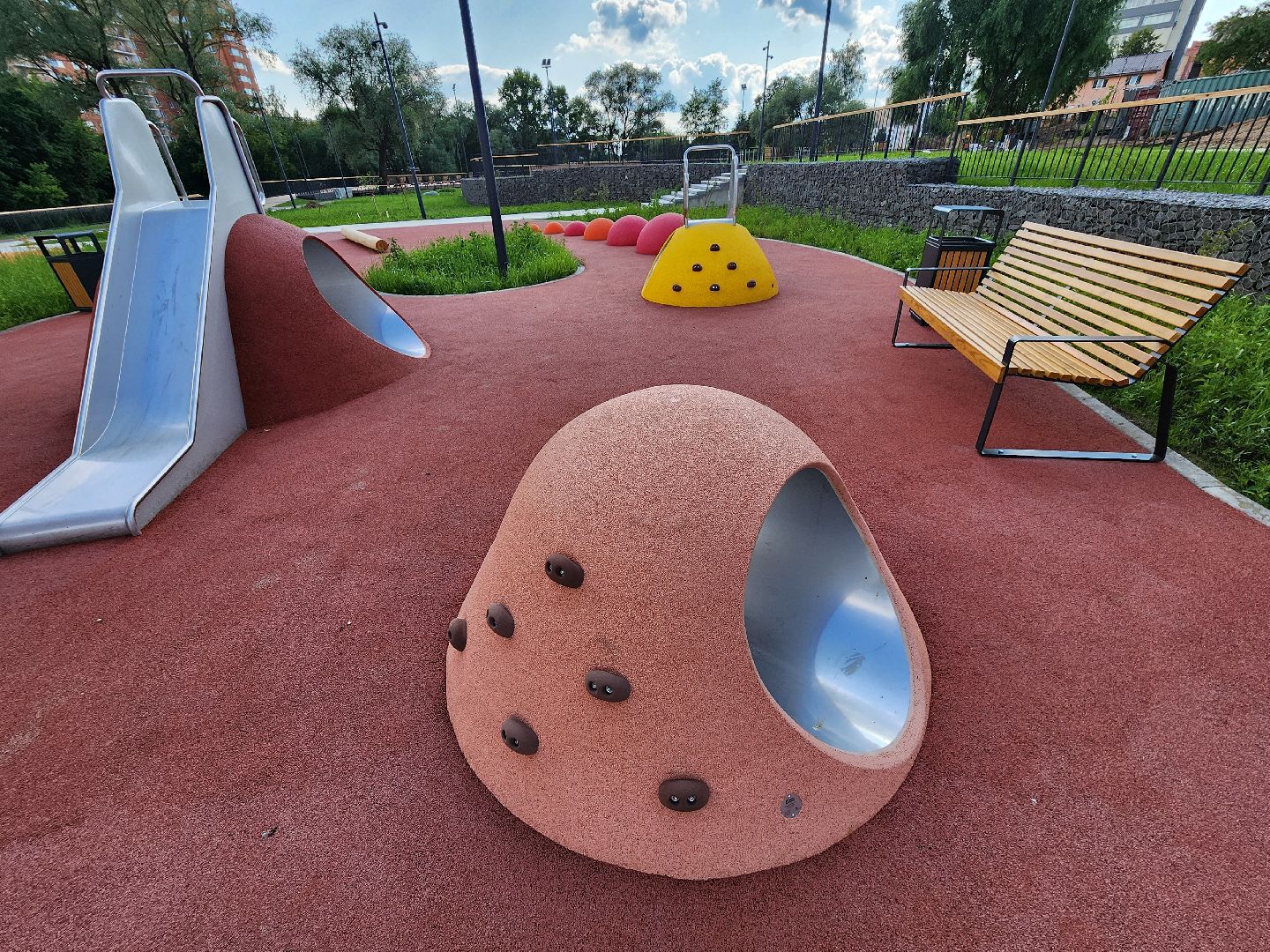 чехов, улица береговая, набережная реки теребенка, благоустройство, реконструкция, обновление, спортивные площадки, детские площадки, игровые комплексы, тренажеры, настольный теннис, место для выгула собак, смотровая площадка, госпрограмма московской области, формирование комфортной городской среды,