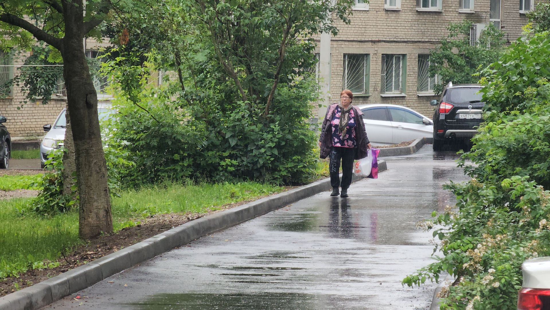 кашира, благоустройство, ожерелье, дворы, комплексное благоустройство двора, программа губернатора, асфальт, бордюры, парковка,