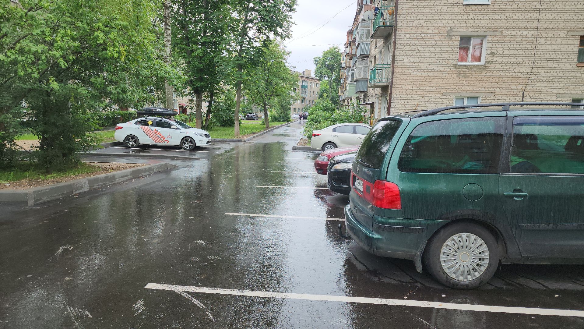 кашира, благоустройство, ожерелье, дворы, комплексное благоустройство двора, программа губернатора, асфальт, бордюры, парковка,