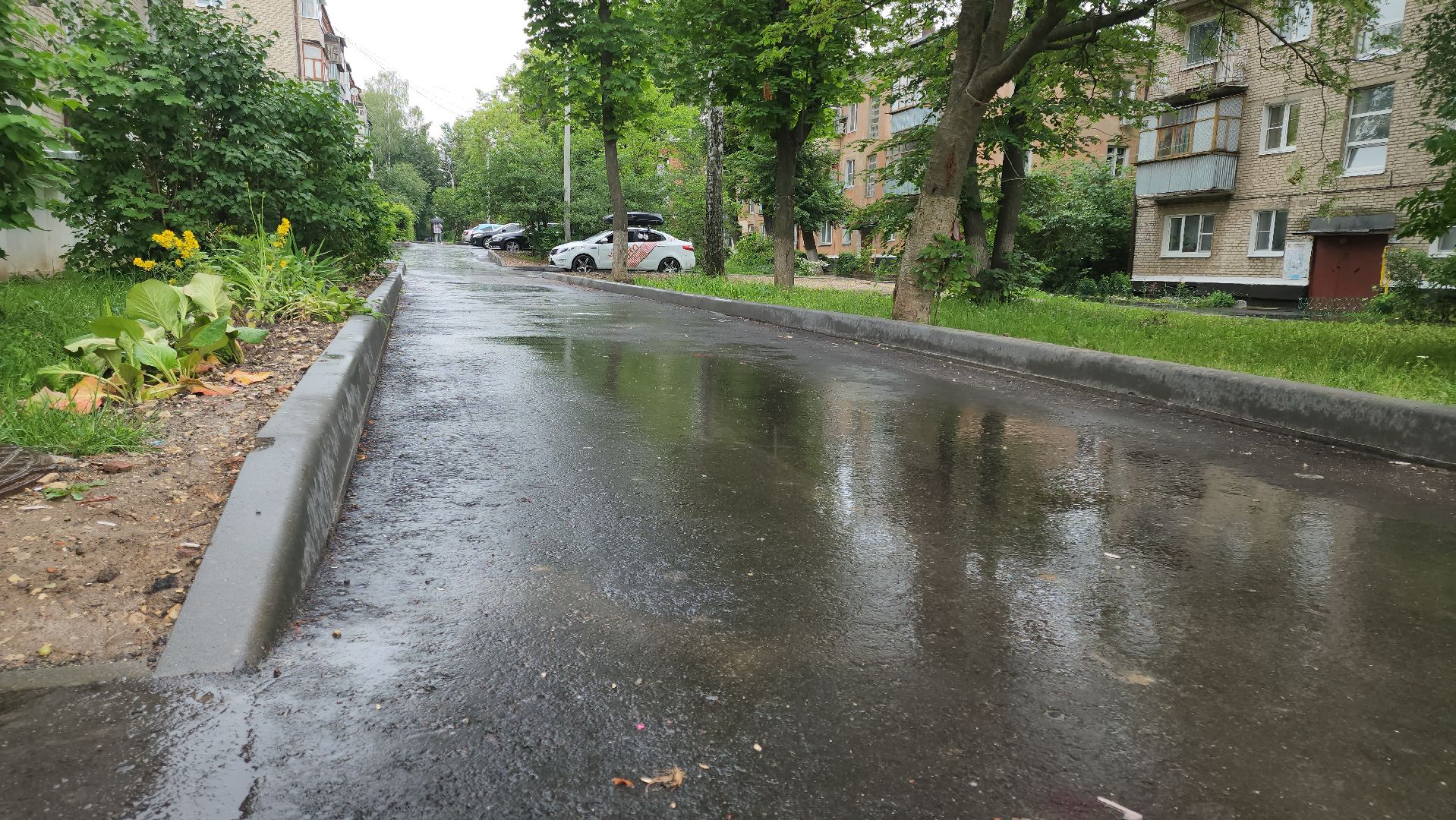 кашира, благоустройство, ожерелье, дворы, комплексное благоустройство двора, программа губернатора, асфальт, бордюры, парковка,