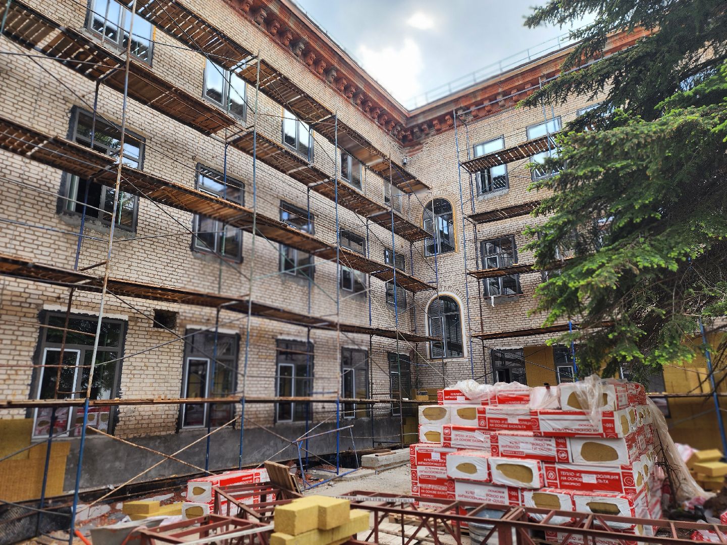 королёв,   поликлиника 1 в королеве, капитальный  ремонт,