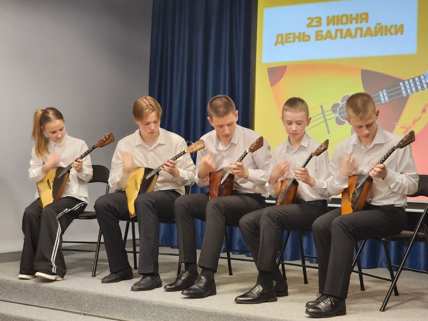 долгопрудный, детский центр Московия, образцовый детский оркестр московия, день балалайки, великая отечественная война,
