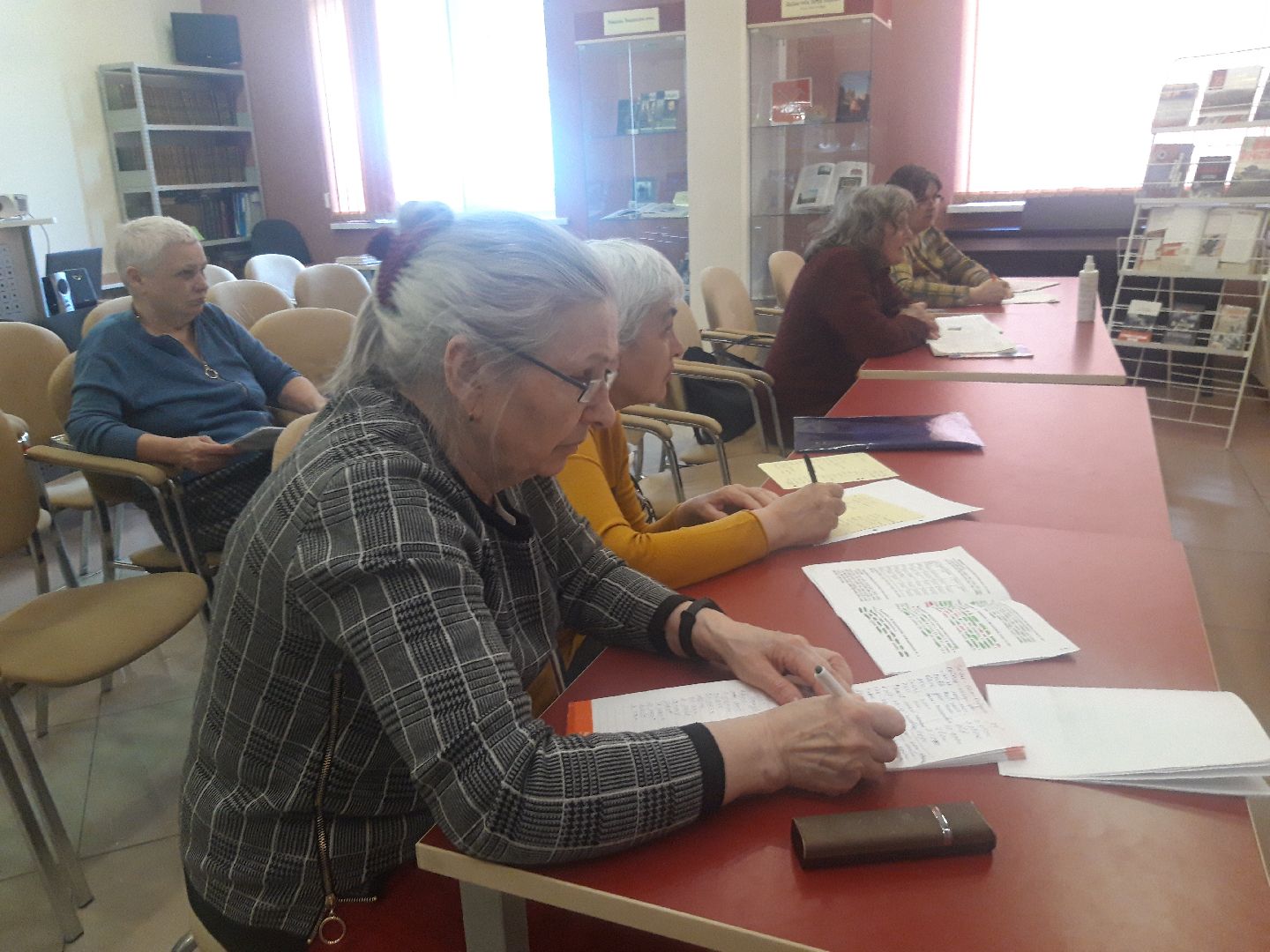 пенсионеры, доброе дело,