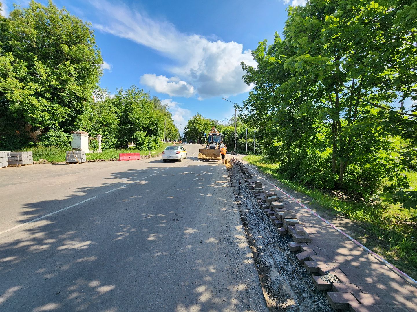 чехов, улица лопасненских ополченцев, дорожный ремонт, укладка бордюров, замена покрытия, ремонт дорог, госпрограмма московской области, развитие дорожного комплекса ,