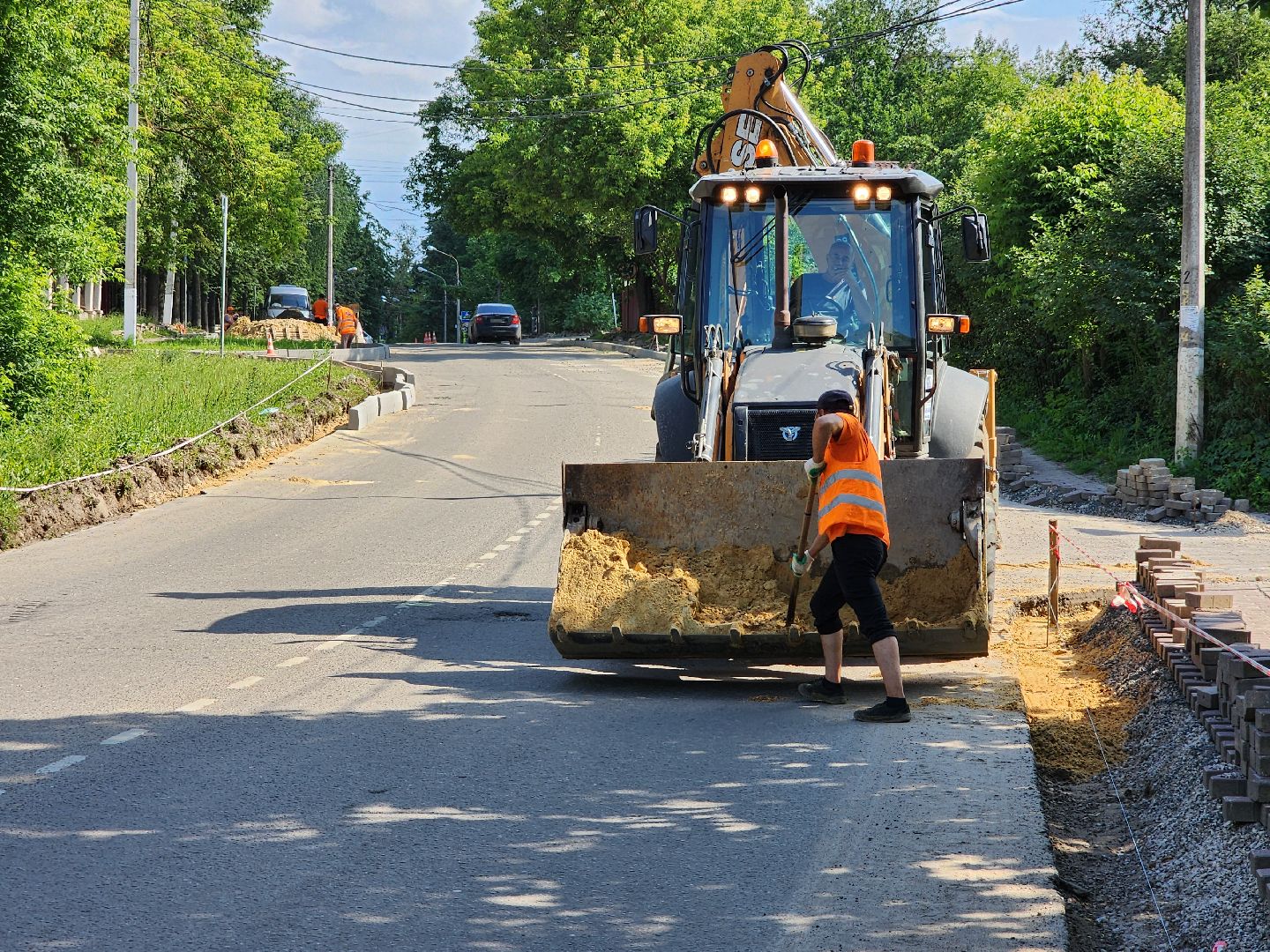 чехов, улица лопасненских ополченцев, дорожный ремонт, укладка бордюров, замена покрытия, ремонт дорог, госпрограмма московской области, развитие дорожного комплекса ,