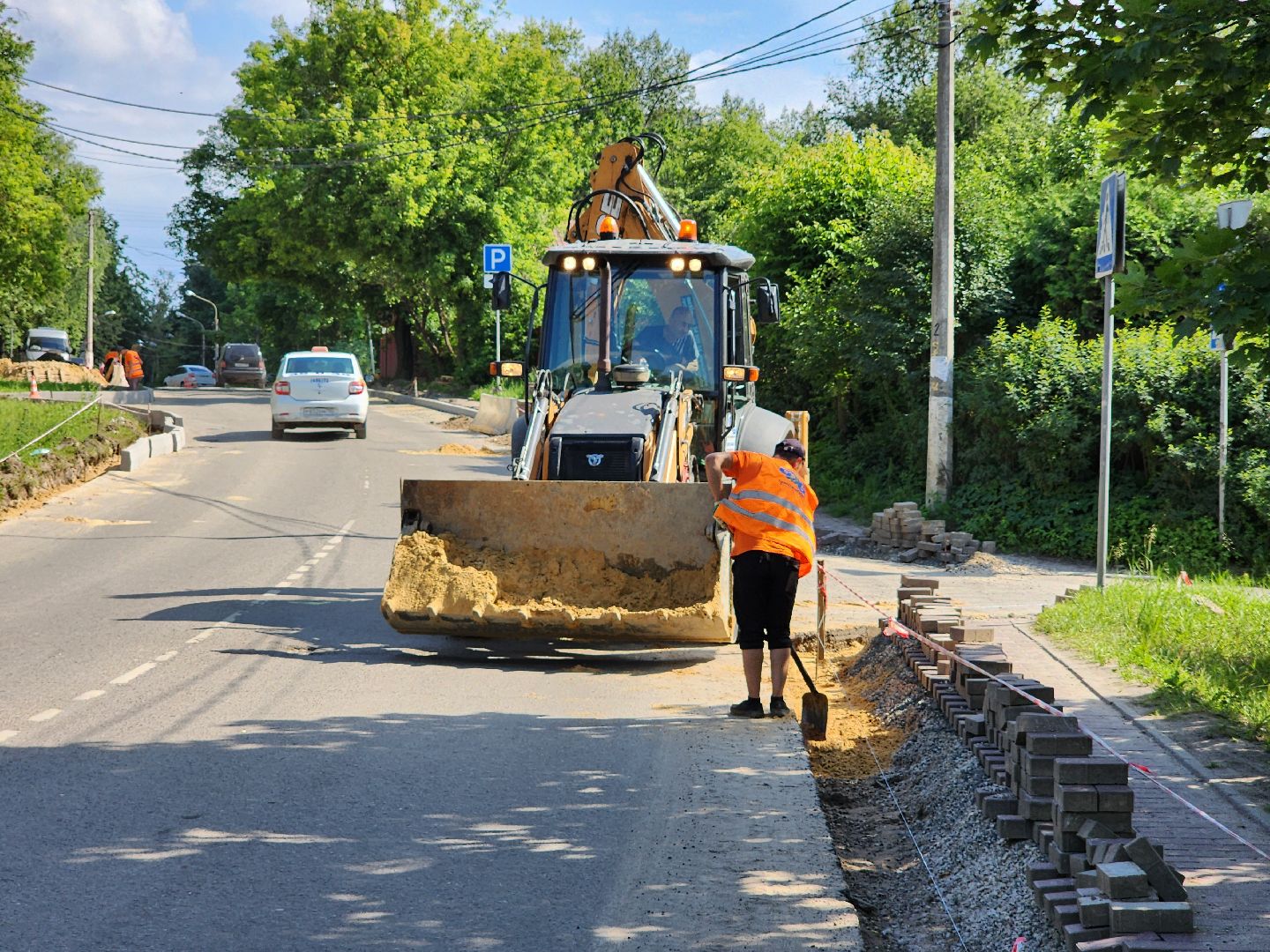 чехов, улица лопасненских ополченцев, дорожный ремонт, укладка бордюров, замена покрытия, ремонт дорог, госпрограмма московской области, развитие дорожного комплекса ,