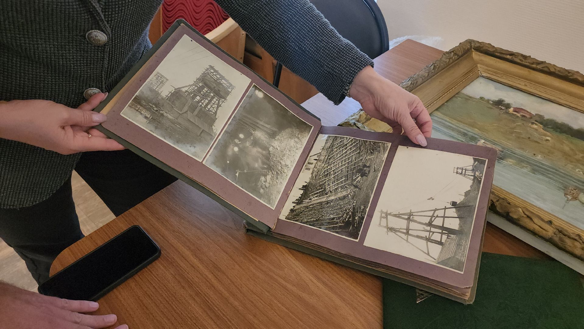 кашира, благотворители, экспонат , дар музею, картина, краеведческий музей, история,