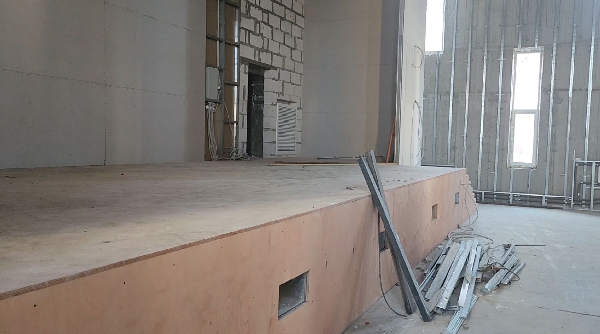 долгопрудный, школа на 550 мест, спортивная площадка, беговая дорожка, школьная библиотека,