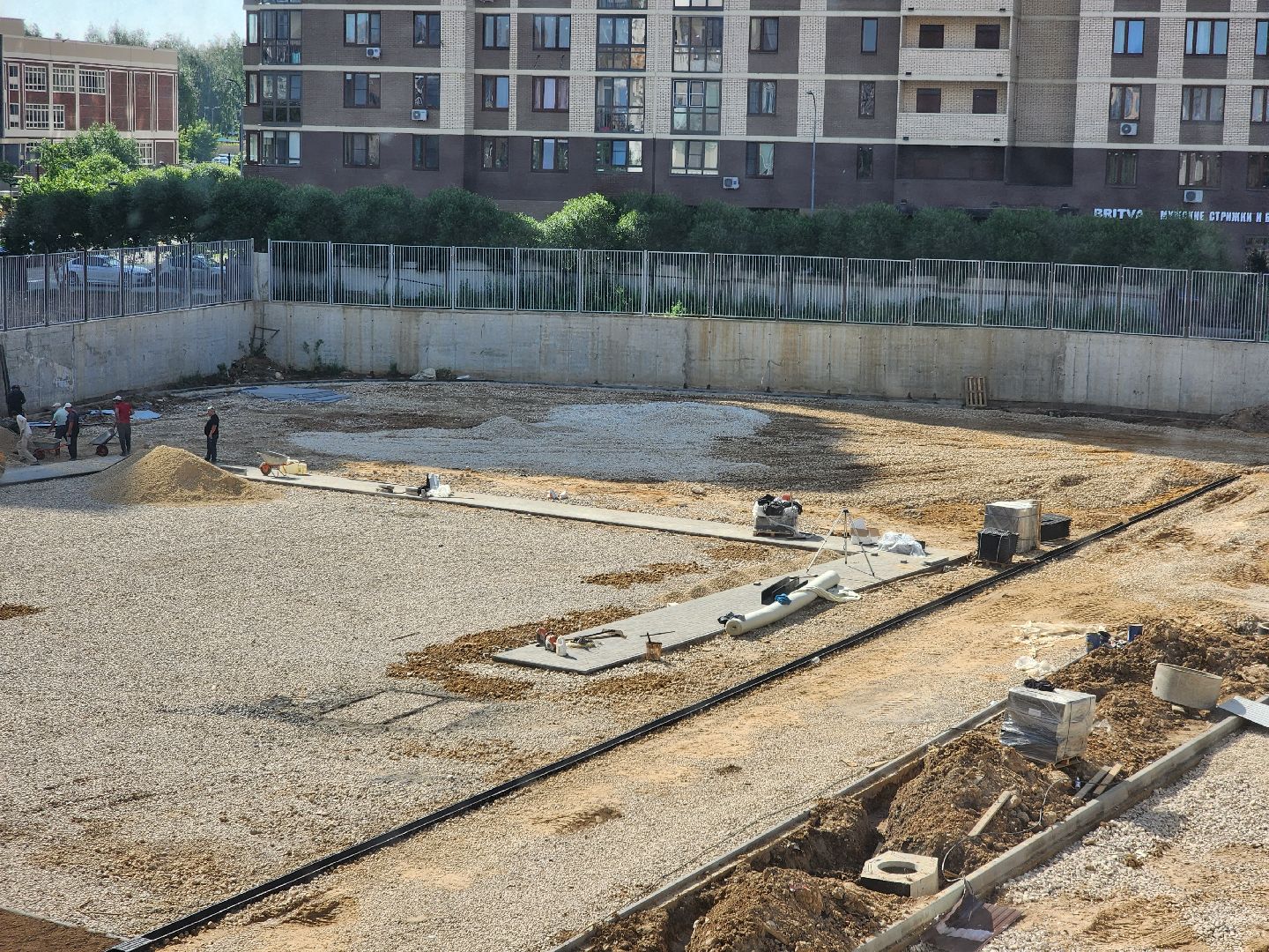 долгопрудный, школа на 550 мест, спортивная площадка, беговая дорожка, школьная библиотека,