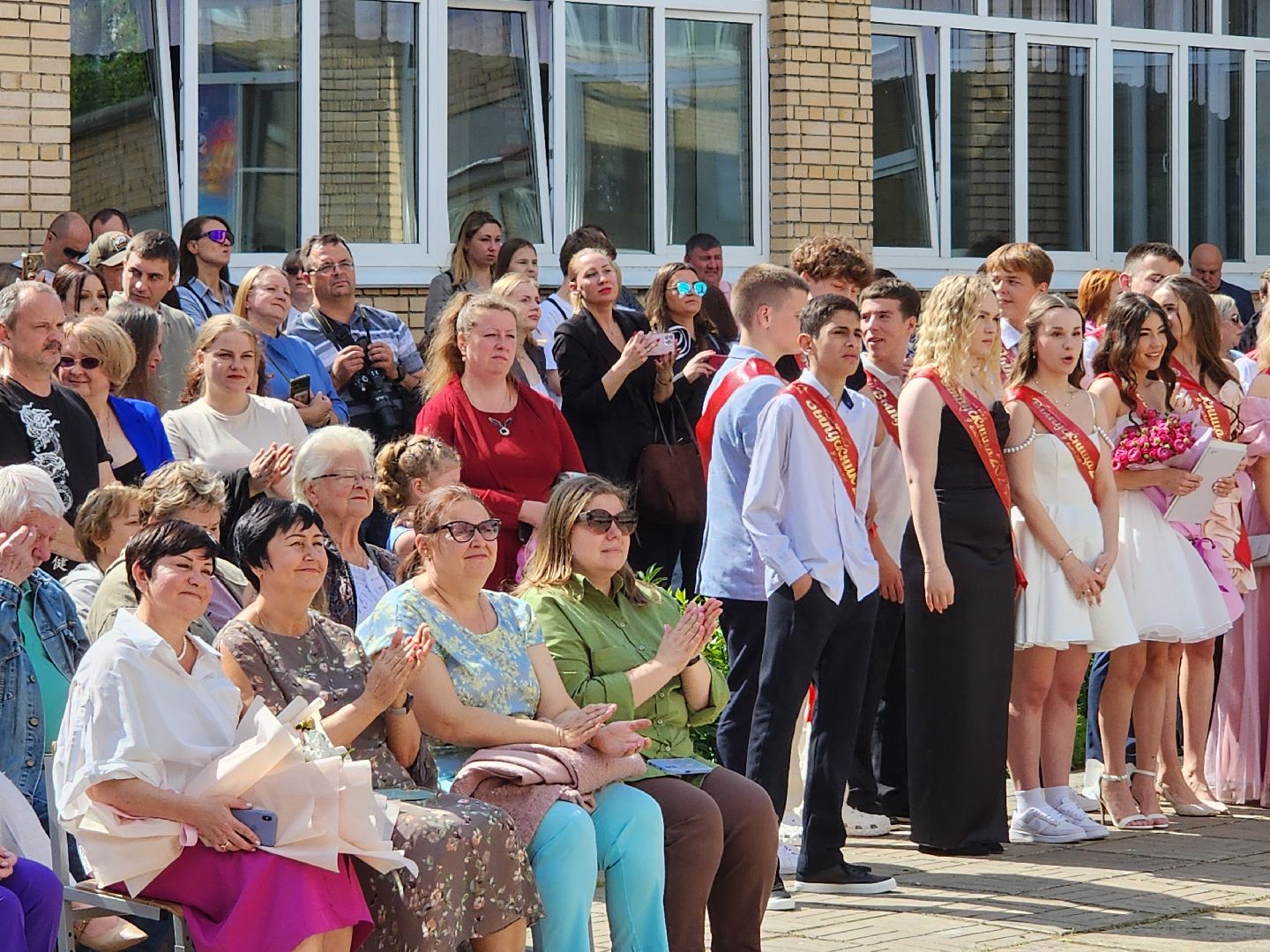 чехов, гимназия 2, девятиклассники, выпускной бал, аттестаты об общем образовании, вручение аттестатов, директор гимназии марина тарасова, поздравления, педагоги, родители, отличники, победители и призеры олимпиад,