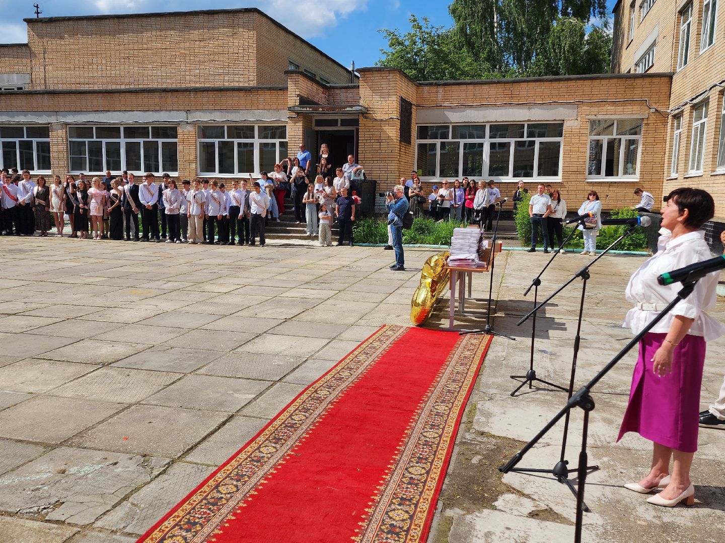 чехов, гимназия 2, девятиклассники, выпускной бал, аттестаты об общем образовании, вручение аттестатов, директор гимназии марина тарасова, поздравления, педагоги, родители, отличники, победители и призеры олимпиад,