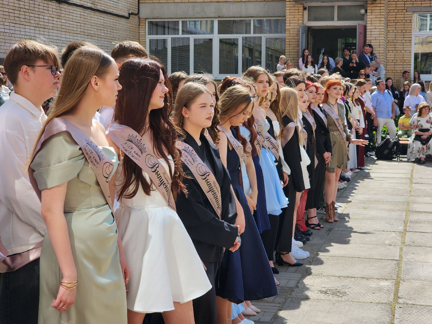 чехов, гимназия 2, девятиклассники, выпускной бал, аттестаты об общем образовании, вручение аттестатов, директор гимназии марина тарасова, поздравления, педагоги, родители, отличники, победители и призеры олимпиад,