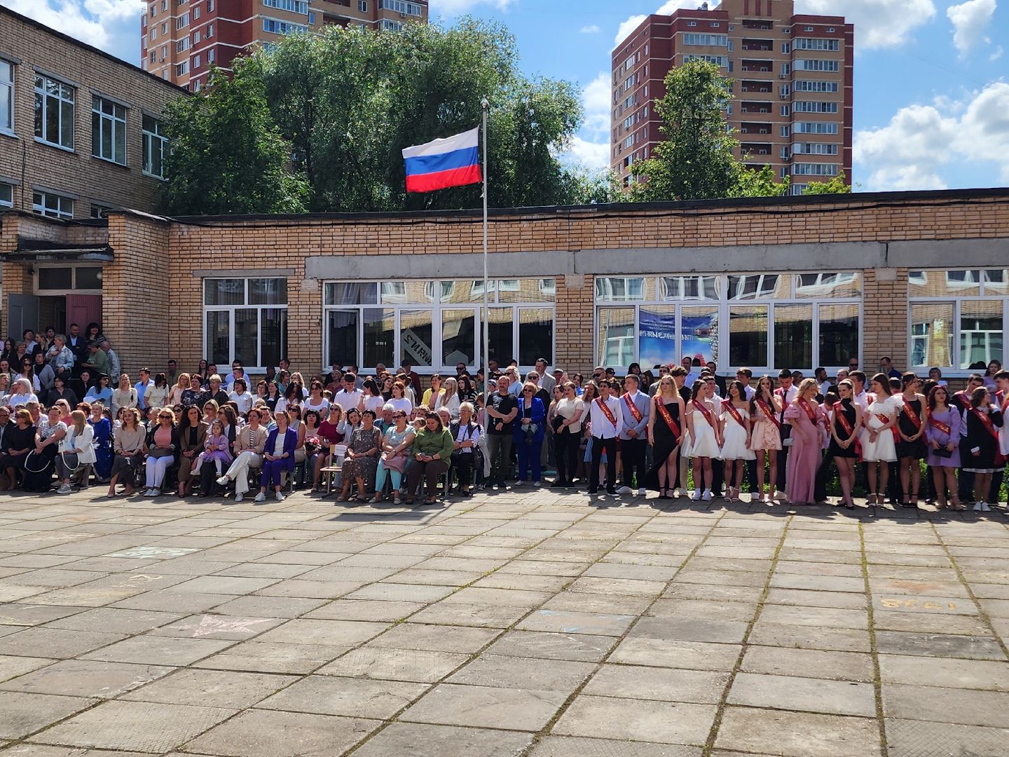 чехов, гимназия 2, девятиклассники, выпускной бал, аттестаты об общем образовании, вручение аттестатов, директор гимназии марина тарасова, поздравления, педагоги, родители, отличники, победители и призеры олимпиад,