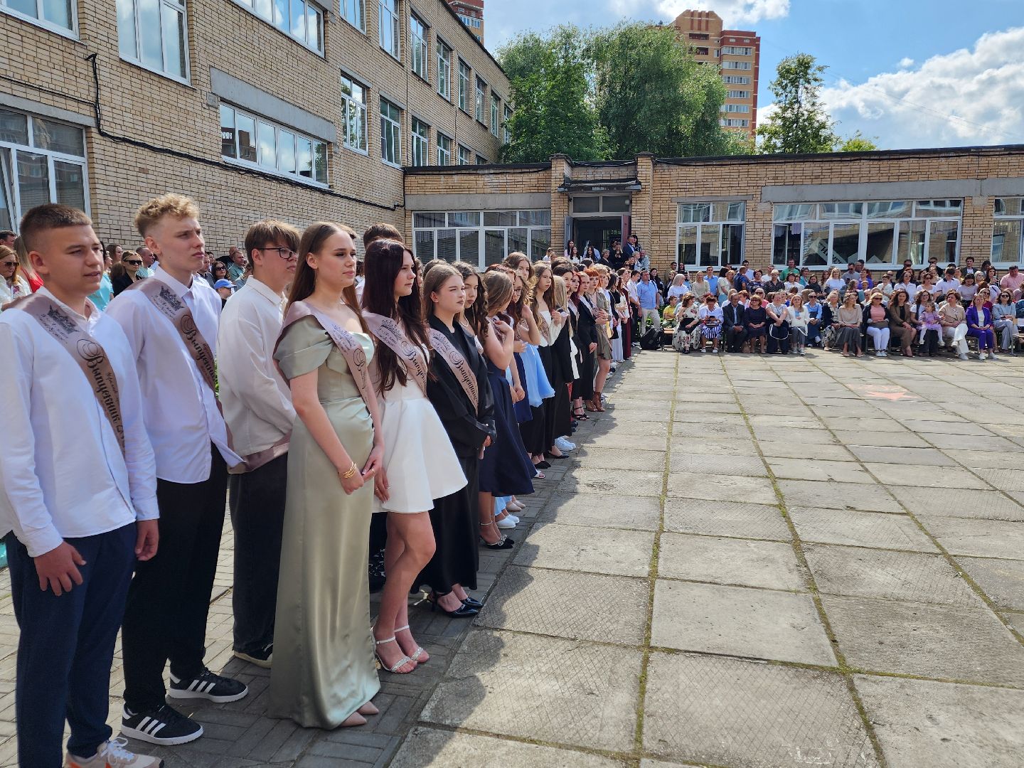чехов, гимназия 2, девятиклассники, выпускной бал, аттестаты об общем образовании, вручение аттестатов, директор гимназии марина тарасова, поздравления, педагоги, родители, отличники, победители и призеры олимпиад,