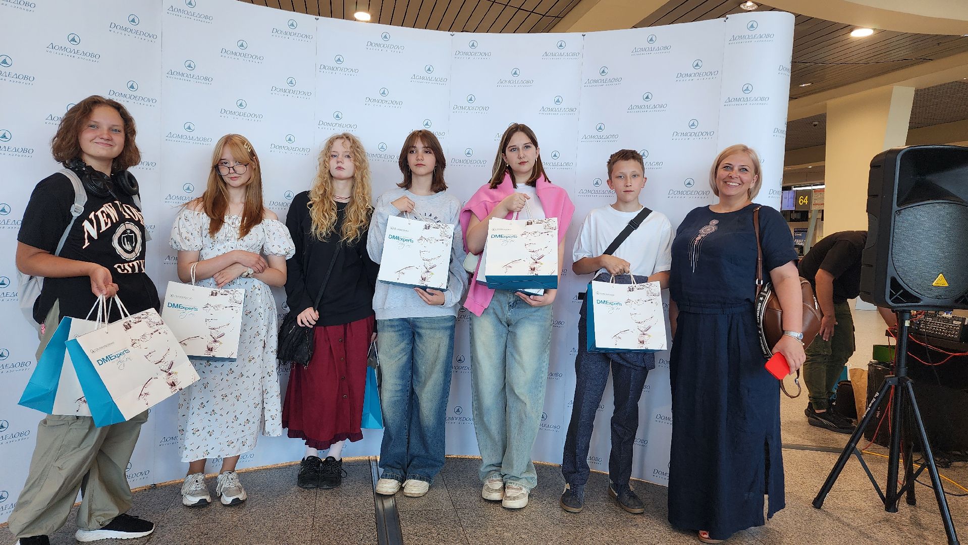 домодедово , подмосковье, аэропорт , аэропорт домодедово, ястреб , птицы, двигатель , самолет , авиация, авиационная безопасность ,