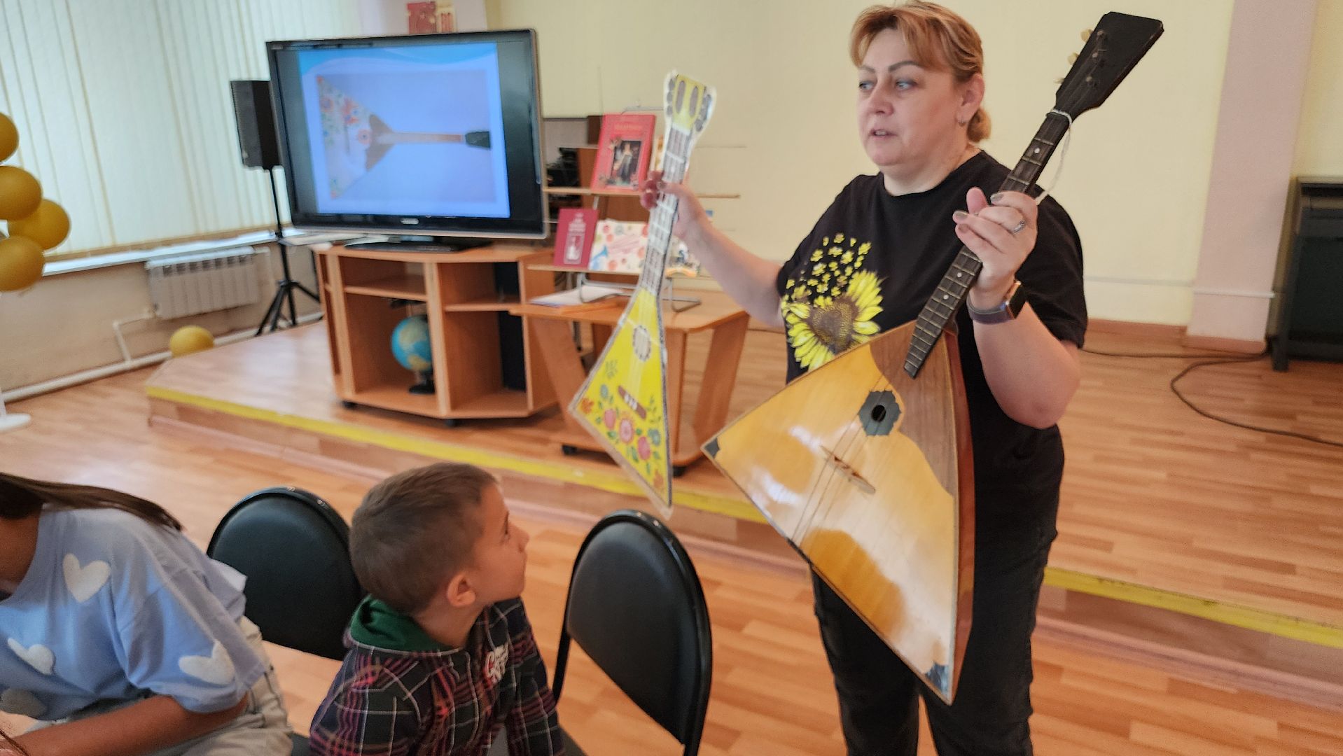 кашира, дети, лагерь, библиотека, балалайка, народные инструменты,