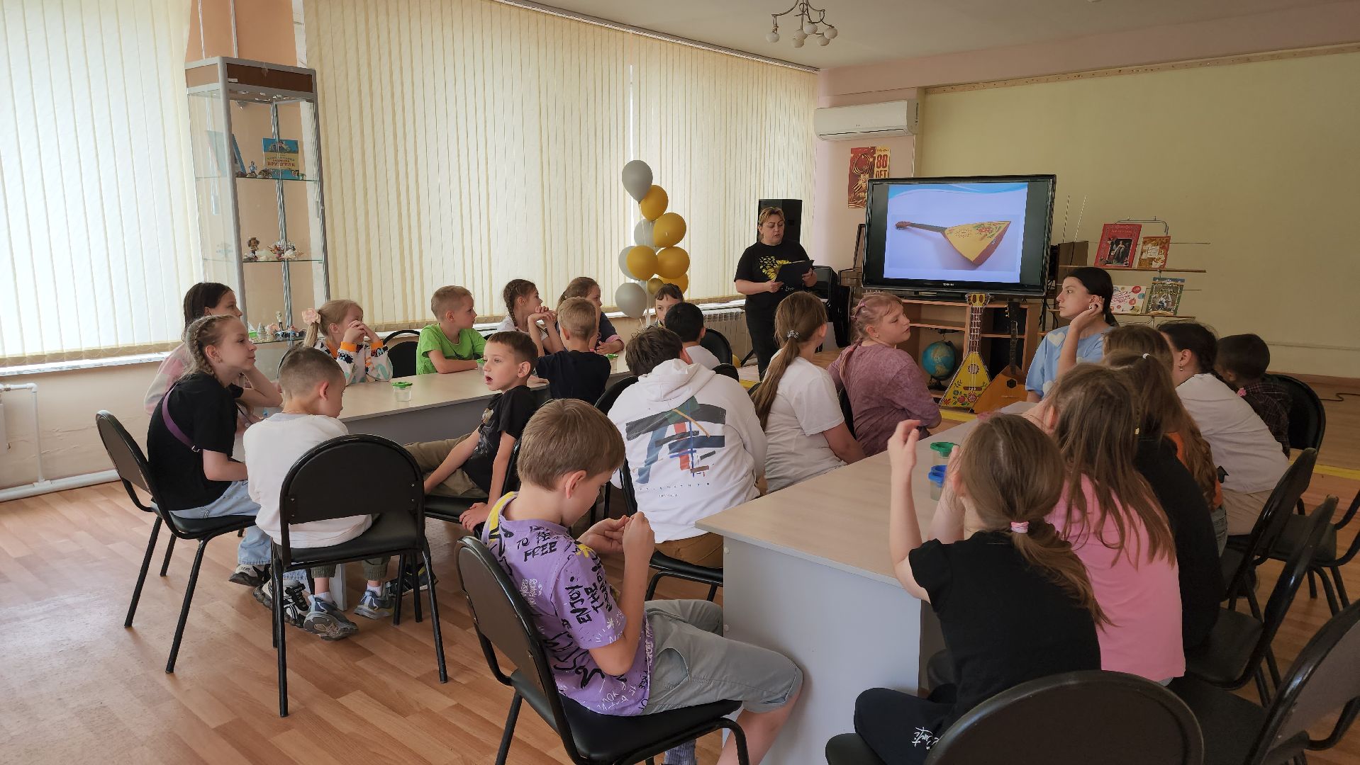 кашира, дети, лагерь, библиотека, балалайка, народные инструменты,