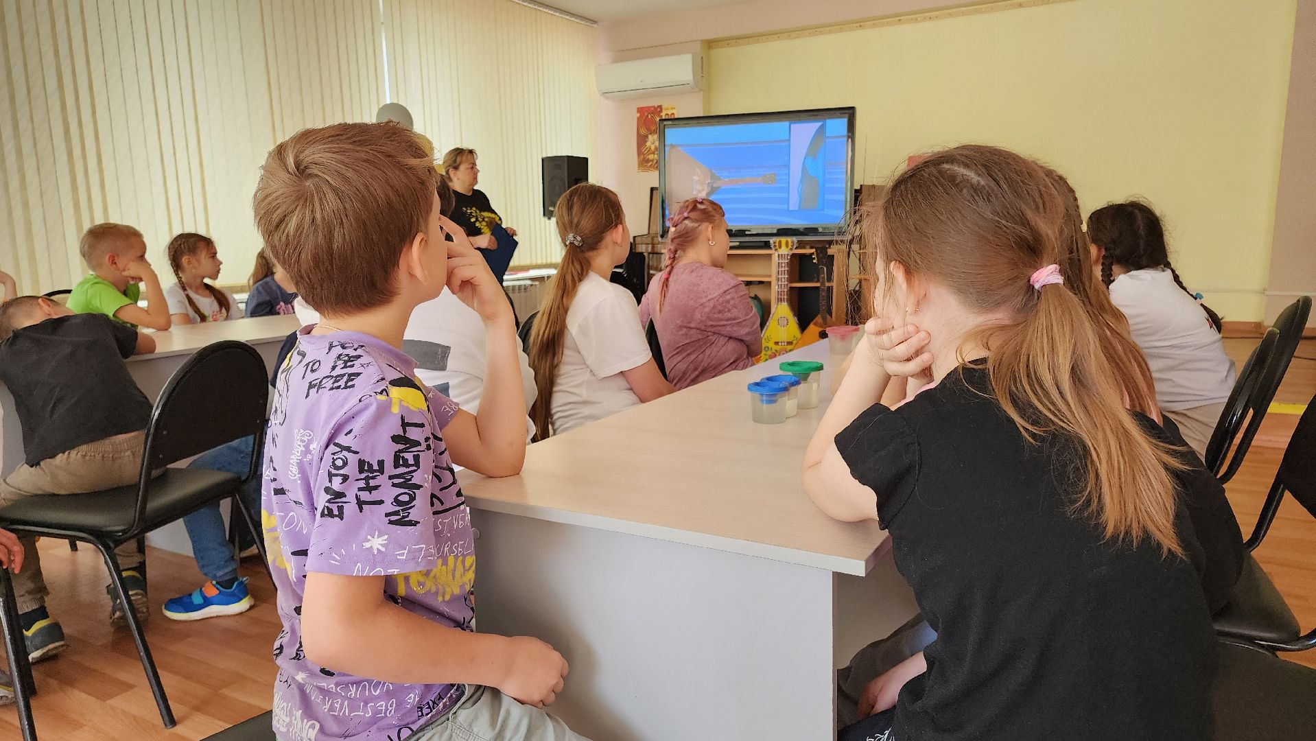 кашира, дети, лагерь, библиотека, балалайка, народные инструменты,