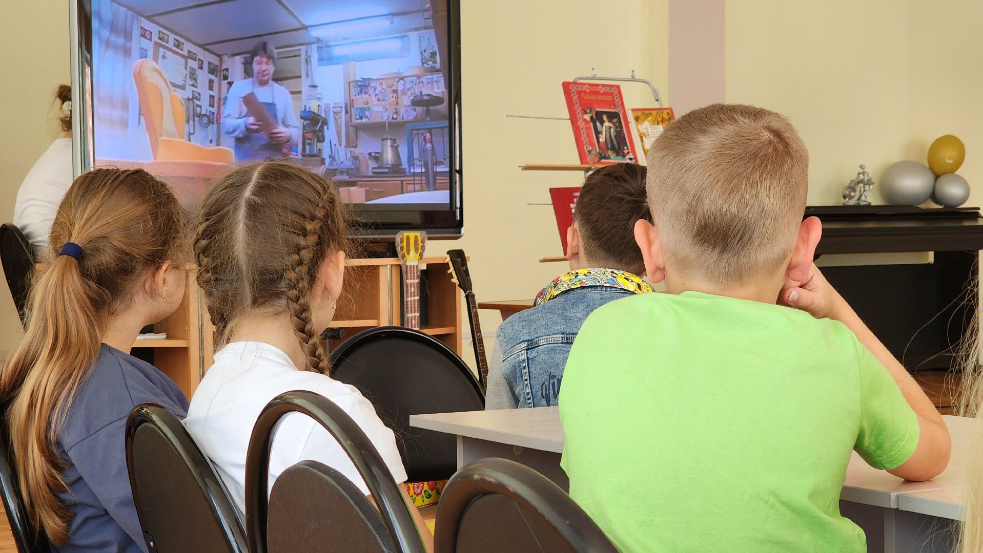 кашира, дети, лагерь, библиотека, балалайка, народные инструменты,