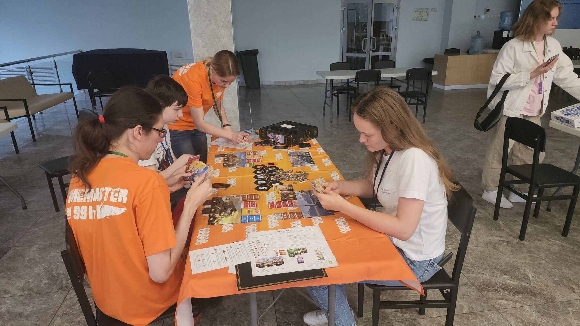 долгопрудный, мфти, настолки, летние олимпиадные школы, игротека, школьники,