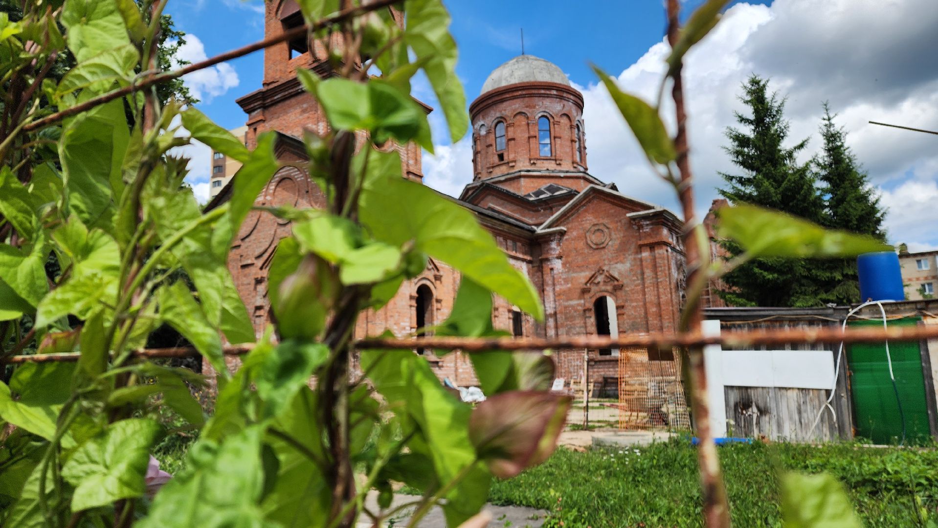 Купол над храмом, Лобня, Церковь ,