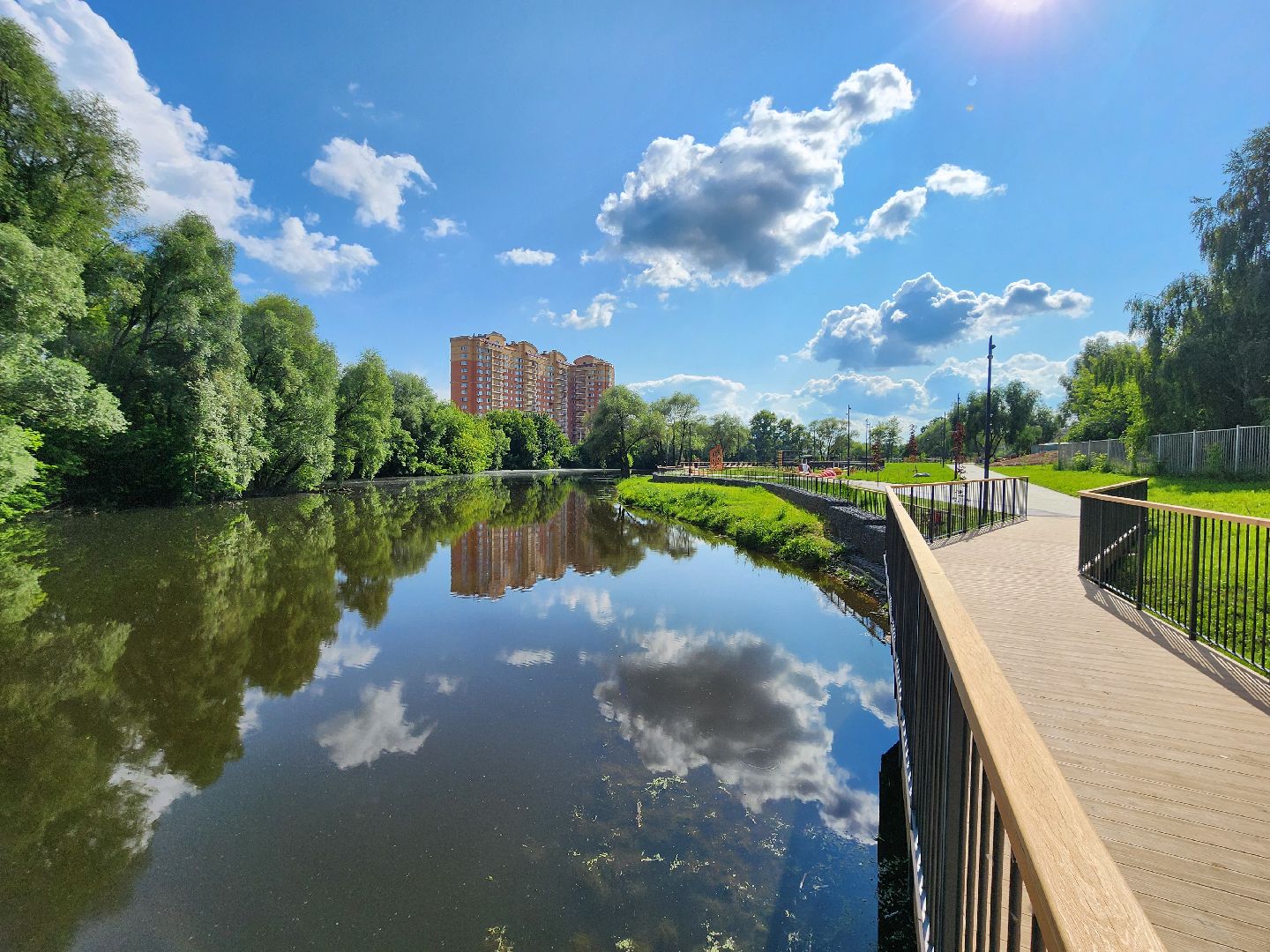 чехов, улица береговая,  набережная реки теребенка, благоустройство, реконструкция, обновление, пешеходные дорожки, прогулочные зоны, тропинки, тротуары, детские и спортивные площадки, пляж, велосипедные дорожки,инженерные сети, госпрограмма московской области, формирование комфортной городской среды,