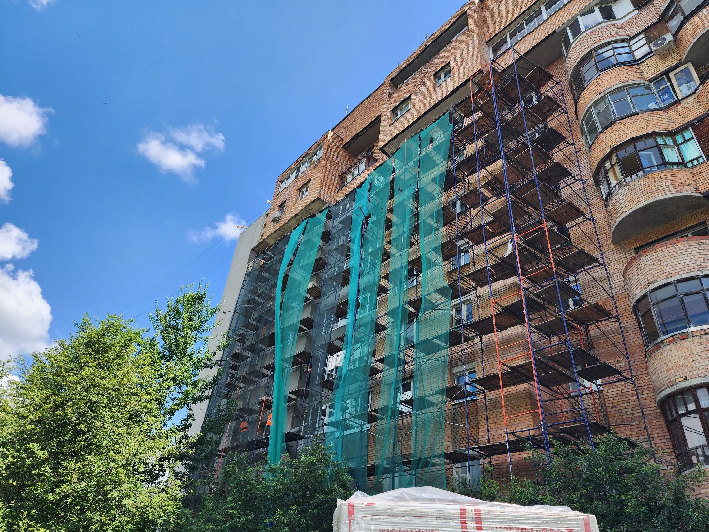 серпухов, поселок оболенск, проспект биологов, выездная администрация, укрепление фасада,