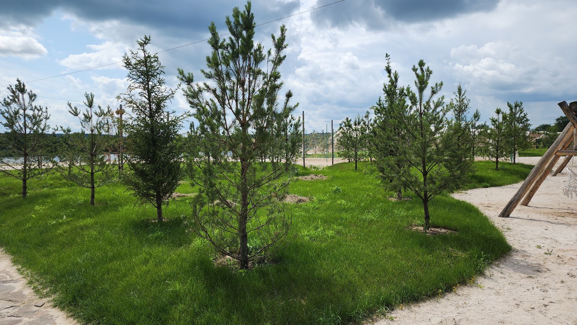 серпухов, подмосковье, река Ока, инсталляции, пляж, отдых у воды,