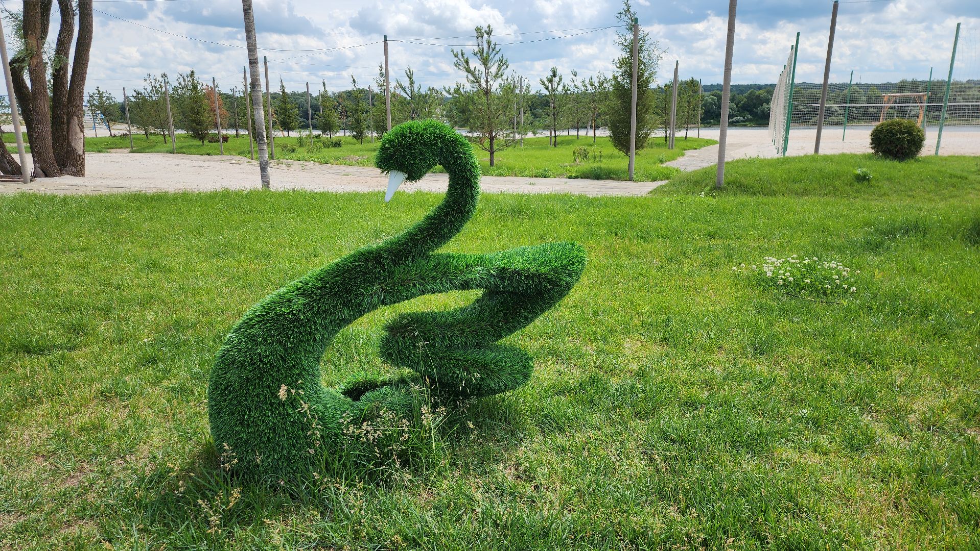 серпухов, подмосковье, река Ока, инсталляции, пляж, отдых у воды,