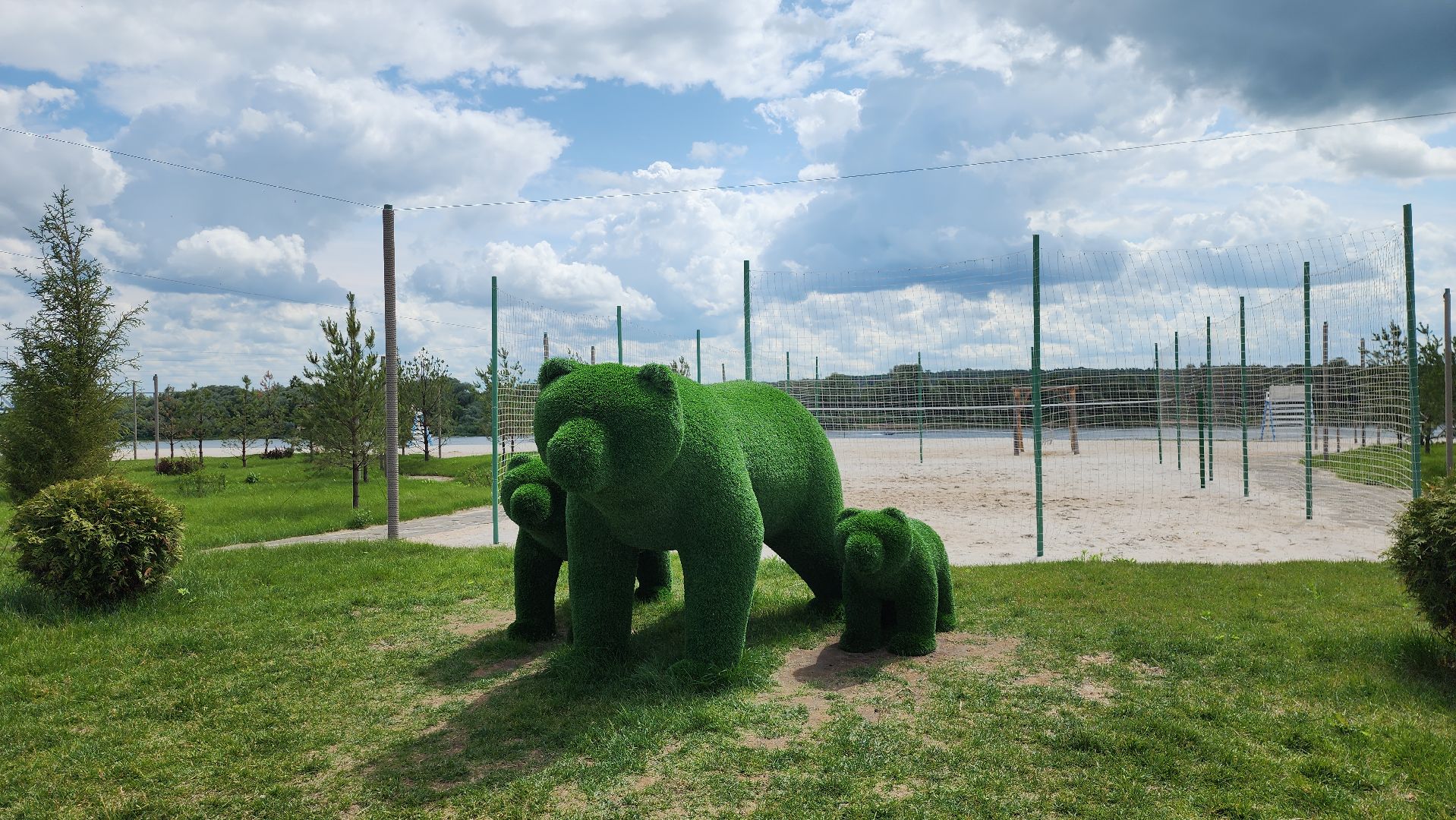 серпухов, подмосковье, река Ока, инсталляции, пляж, отдых у воды,