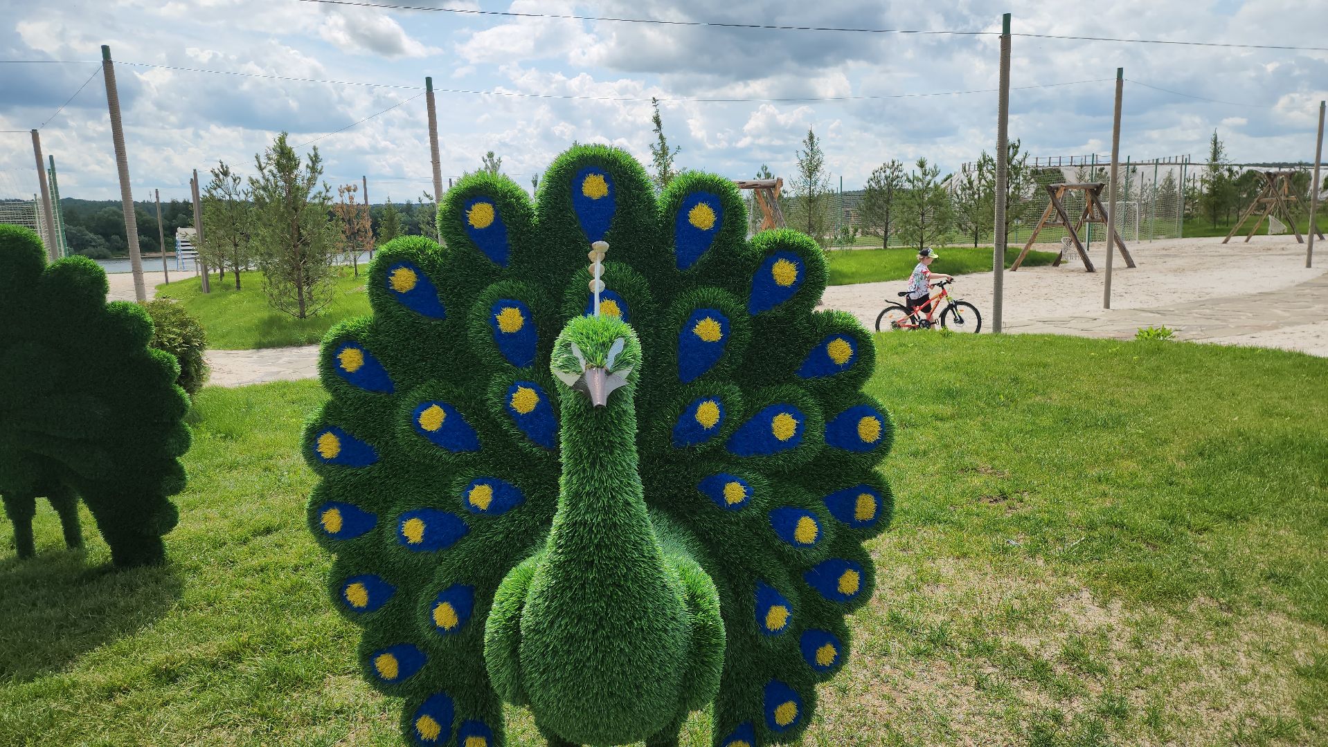 серпухов, подмосковье, река Ока, инсталляции, пляж, отдых у воды,