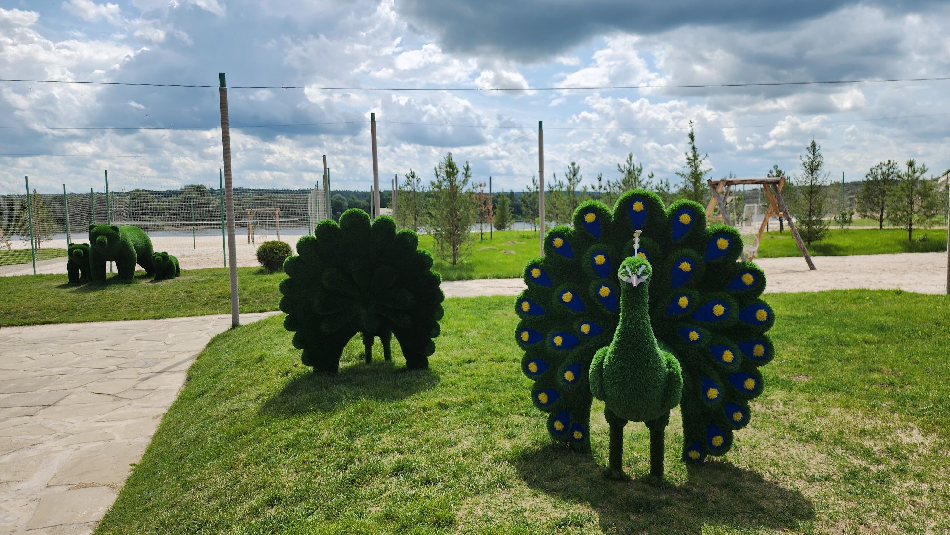 серпухов, подмосковье, река Ока, инсталляции, пляж, отдых у воды,