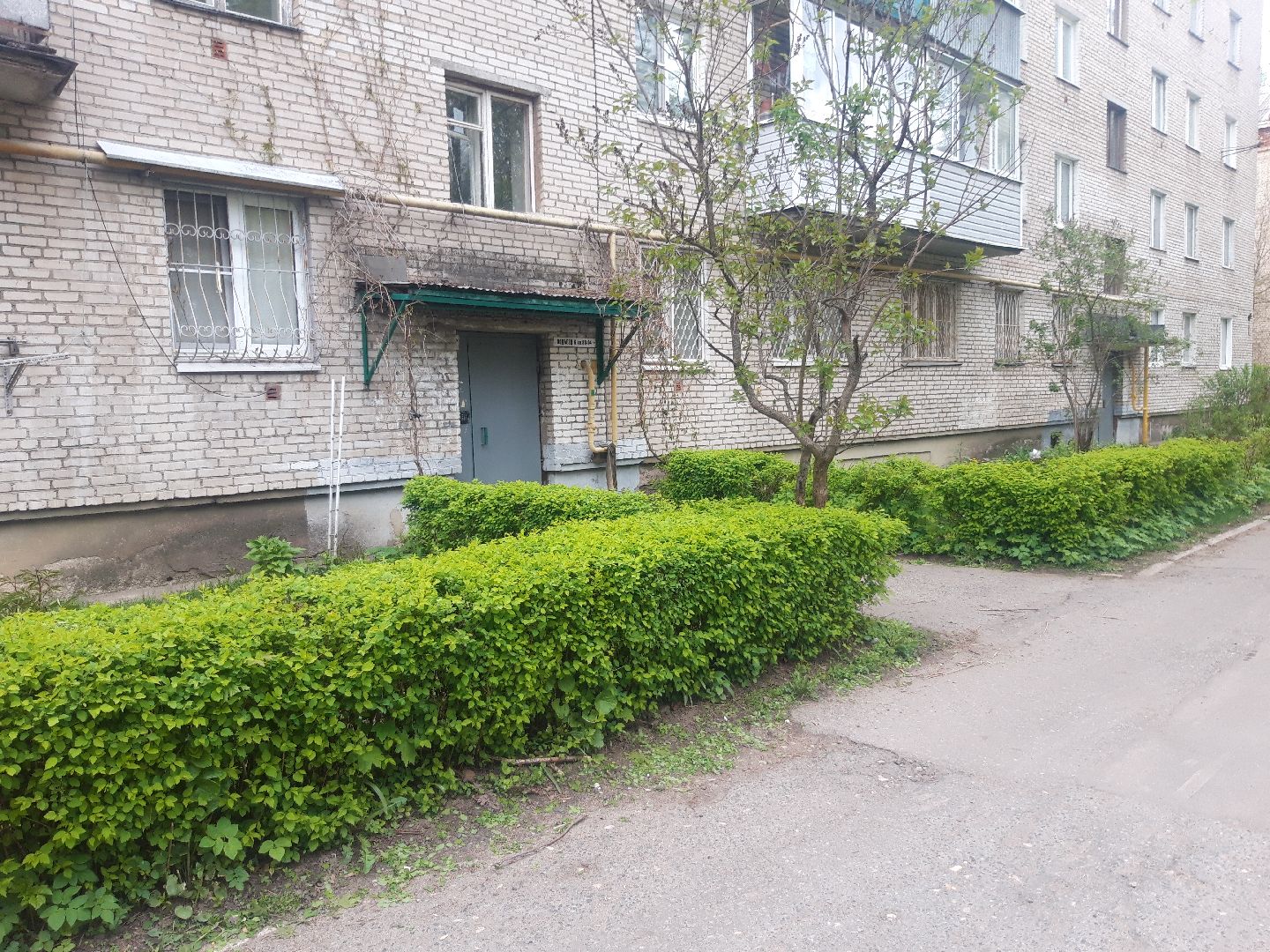 выходи во двор, доброе дело,