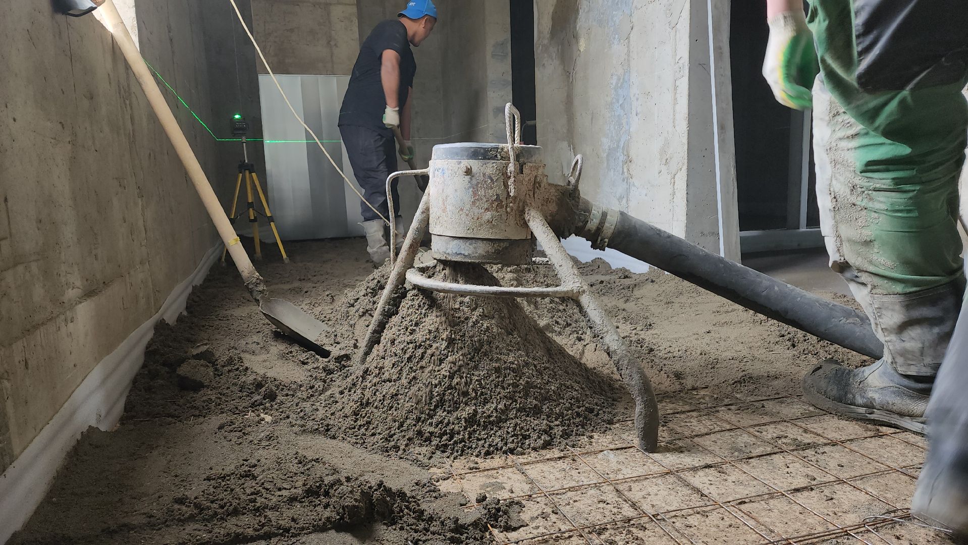 фок с бассейном, Лобня, Остекление ,Черновой пол,